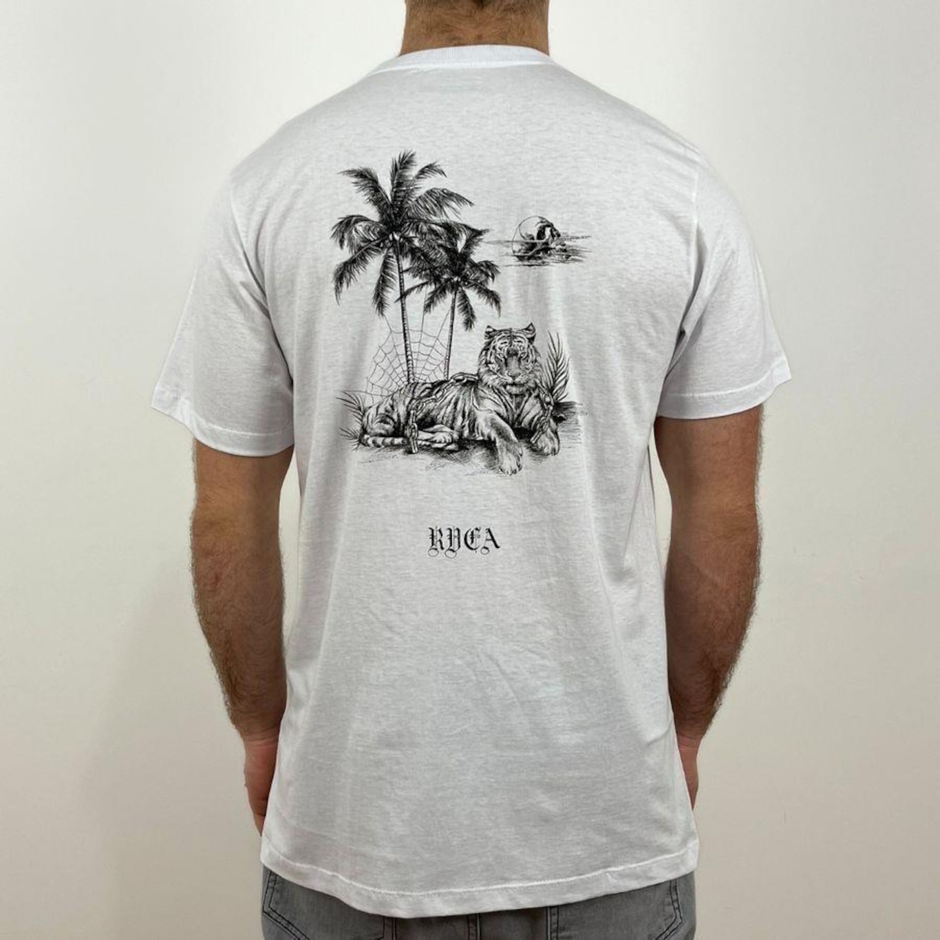 Camiseta Rvca Tiger Beach - Masculina - Foto 3