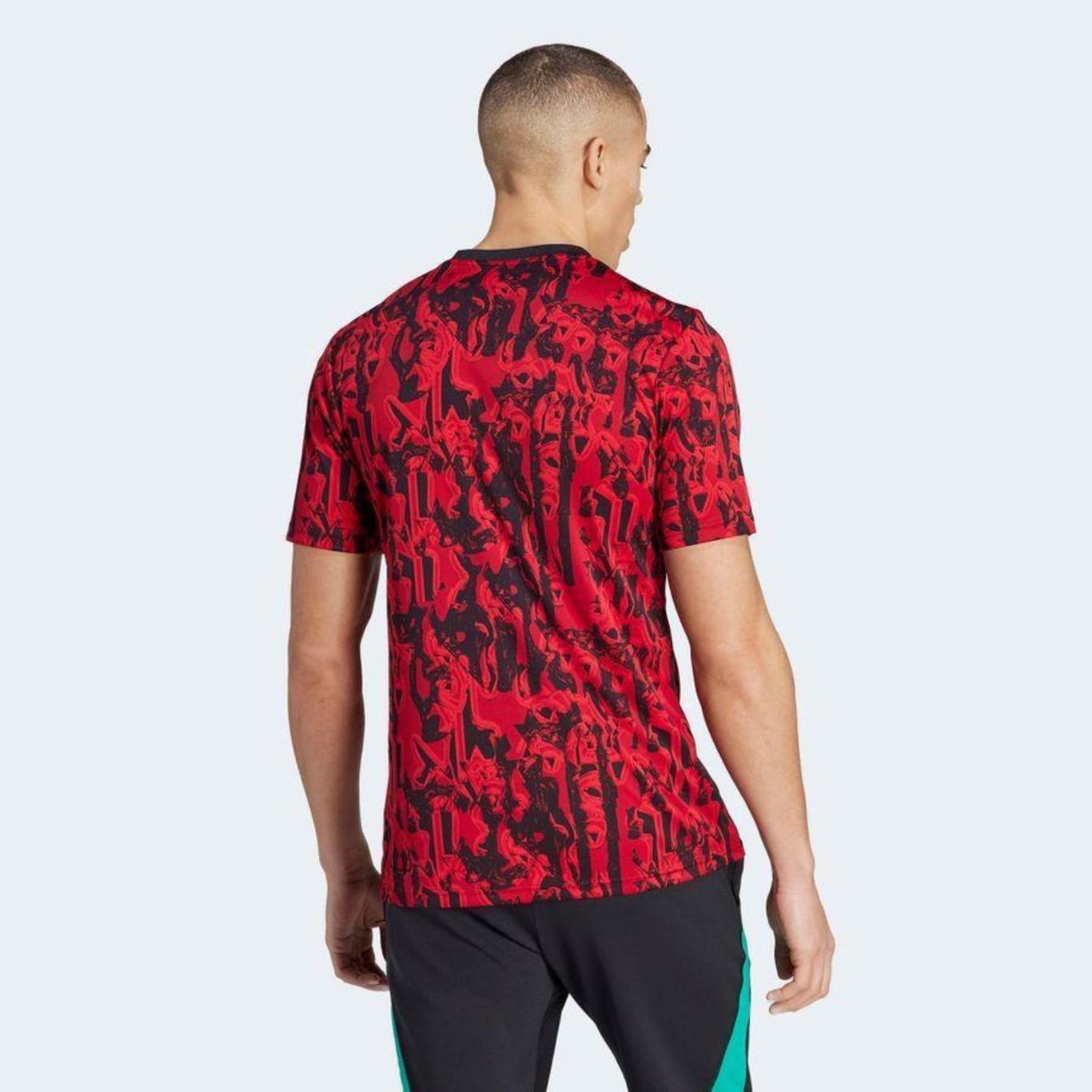 Camisa Pré-Jogo Manchester United 22/23 adidas - Masculina em Promoção na  Americanas