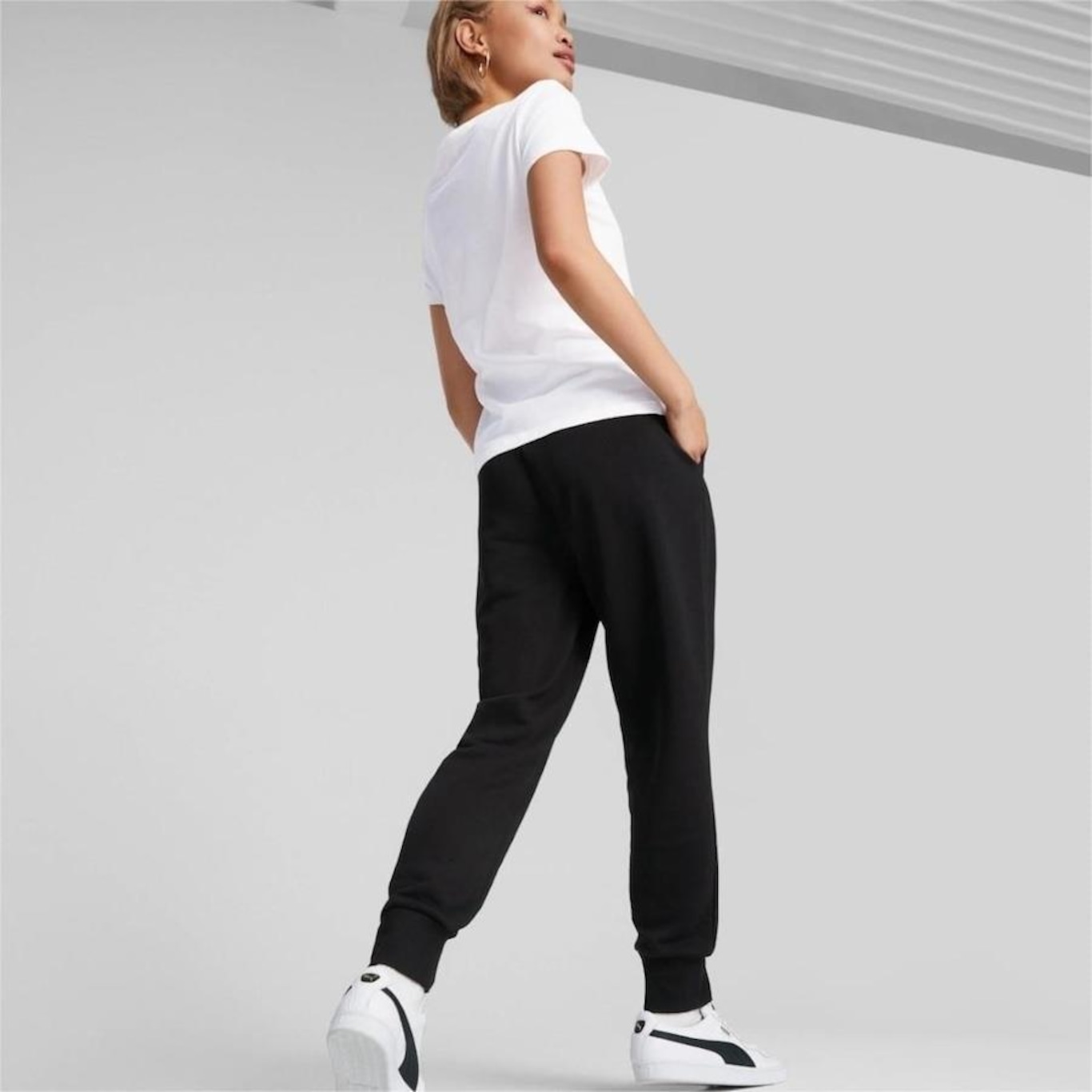 Calça Puma Essentials Sweatpants Training CL - Feminina - Foto 4