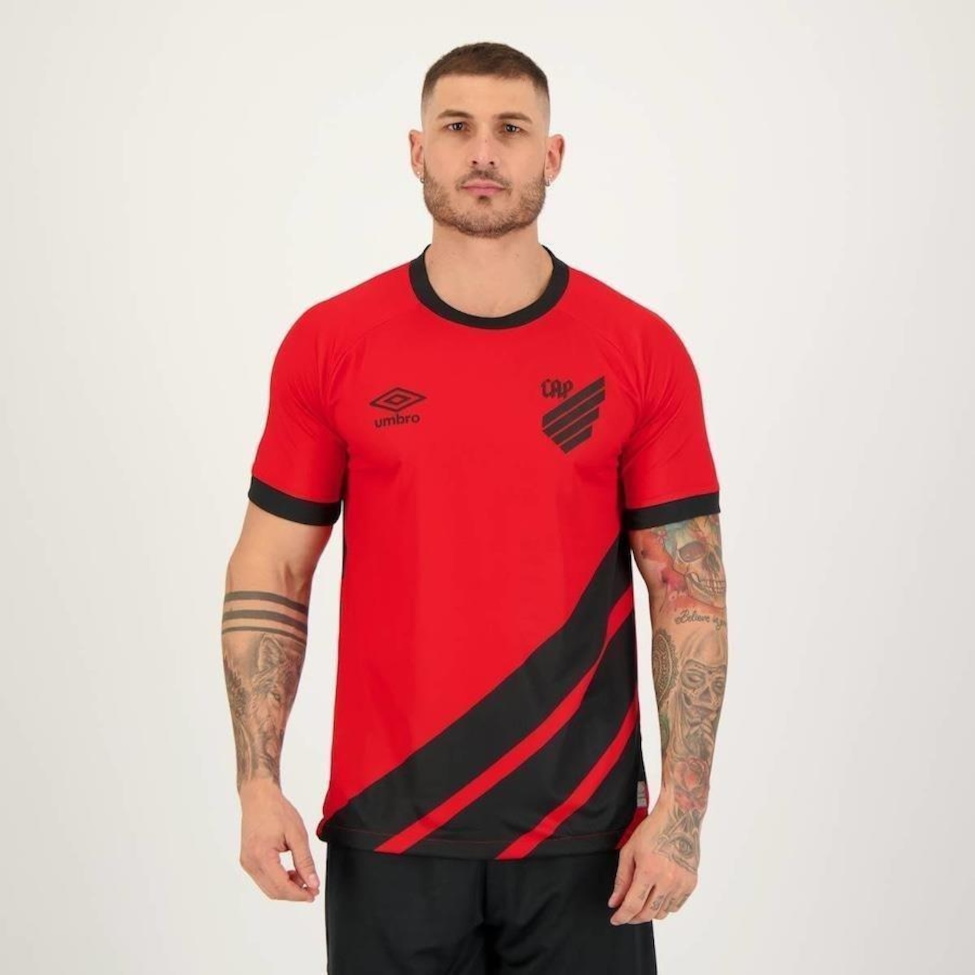 Camisa do Athletico Paranaense I 2023 Nº10 Umbro - Masculina - Foto 1