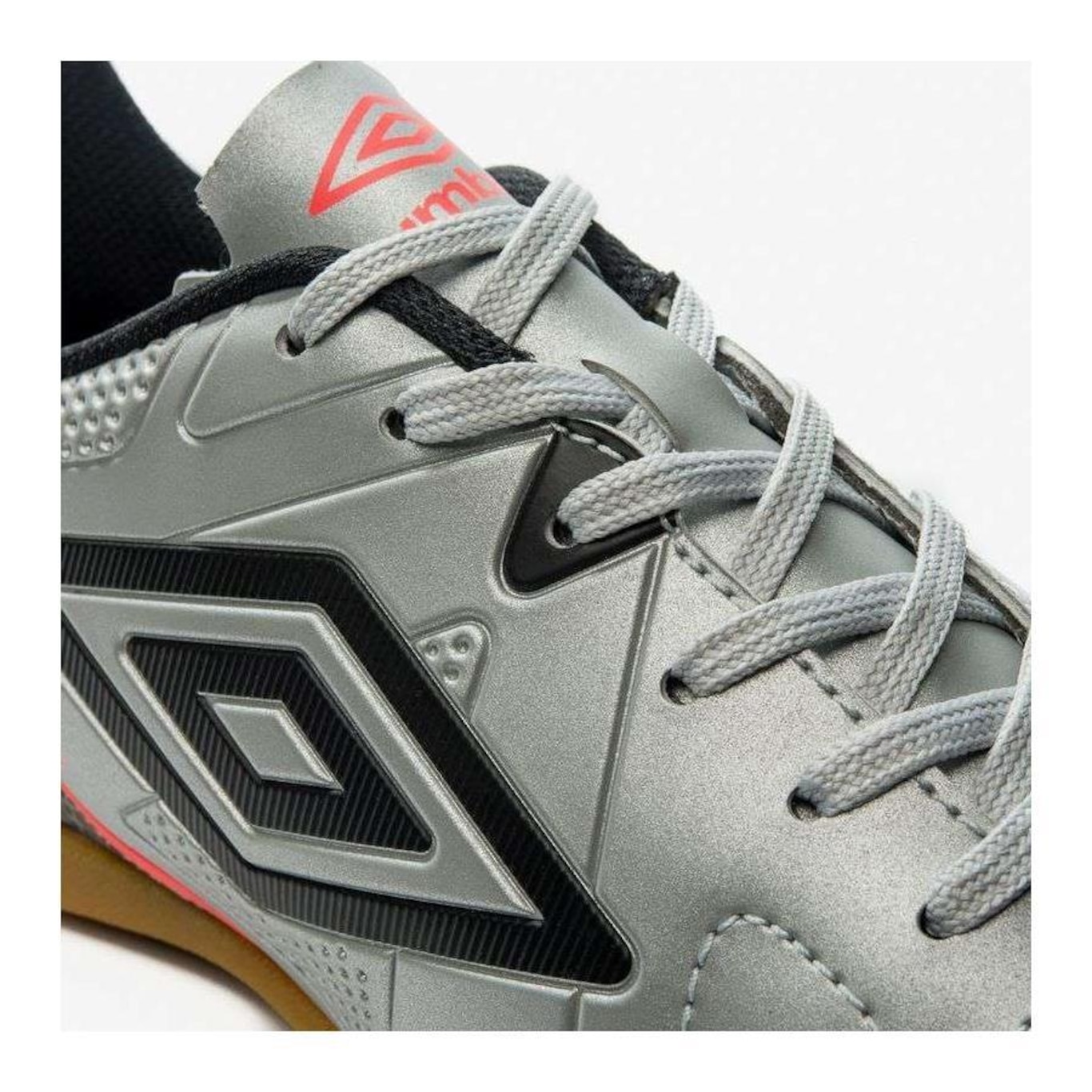 Chuteira Futsal Umbro Attak Eternal - Adulto - Foto 6