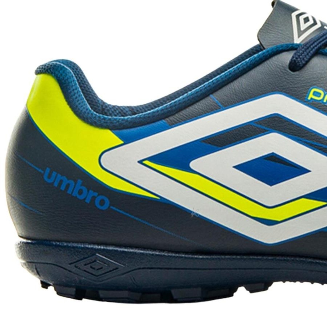 Chuteira Society Umbro Prisma + 1 Par de Meias - Adulto - Foto 3