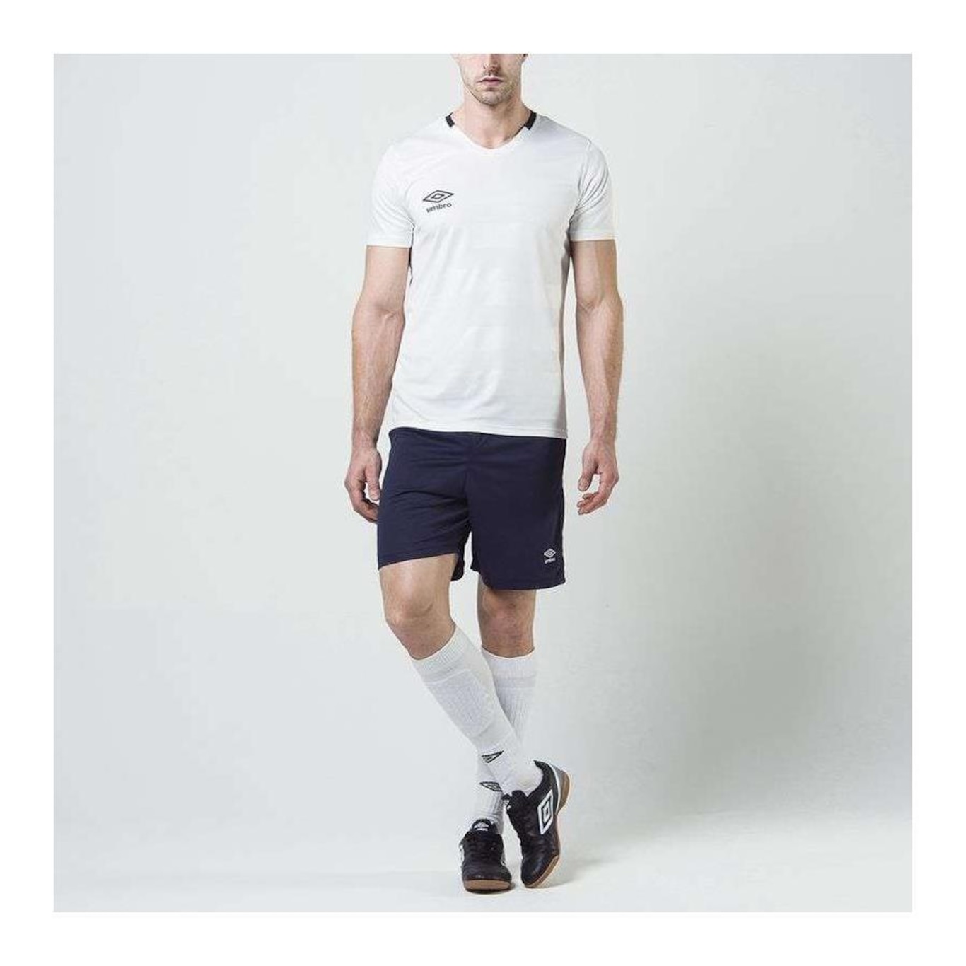 Calção Umbro TWR Striker - Masculino - Foto 4