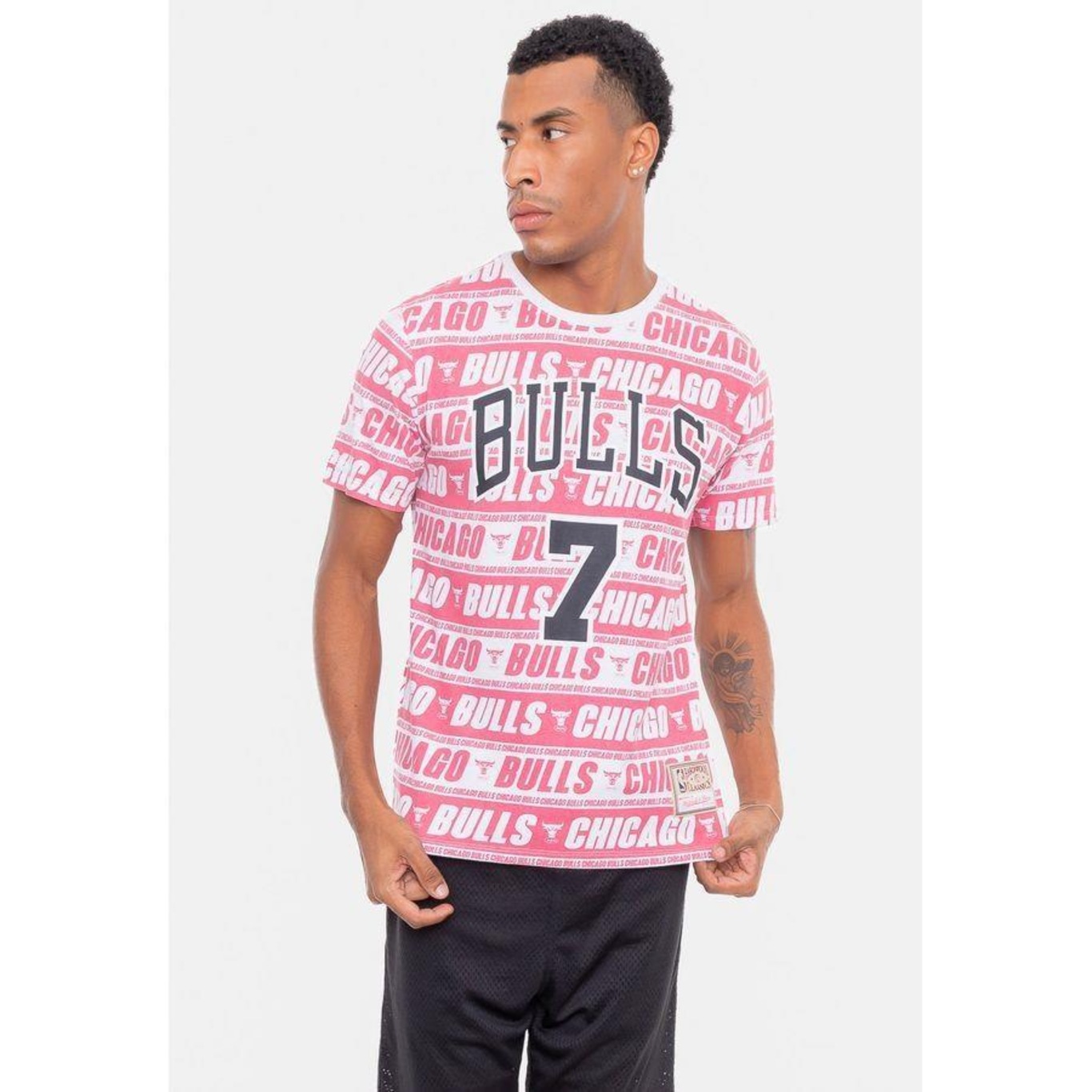 Camiseta Mitchell & Ness Especial Chicago Bulls - Masculina - Foto 2