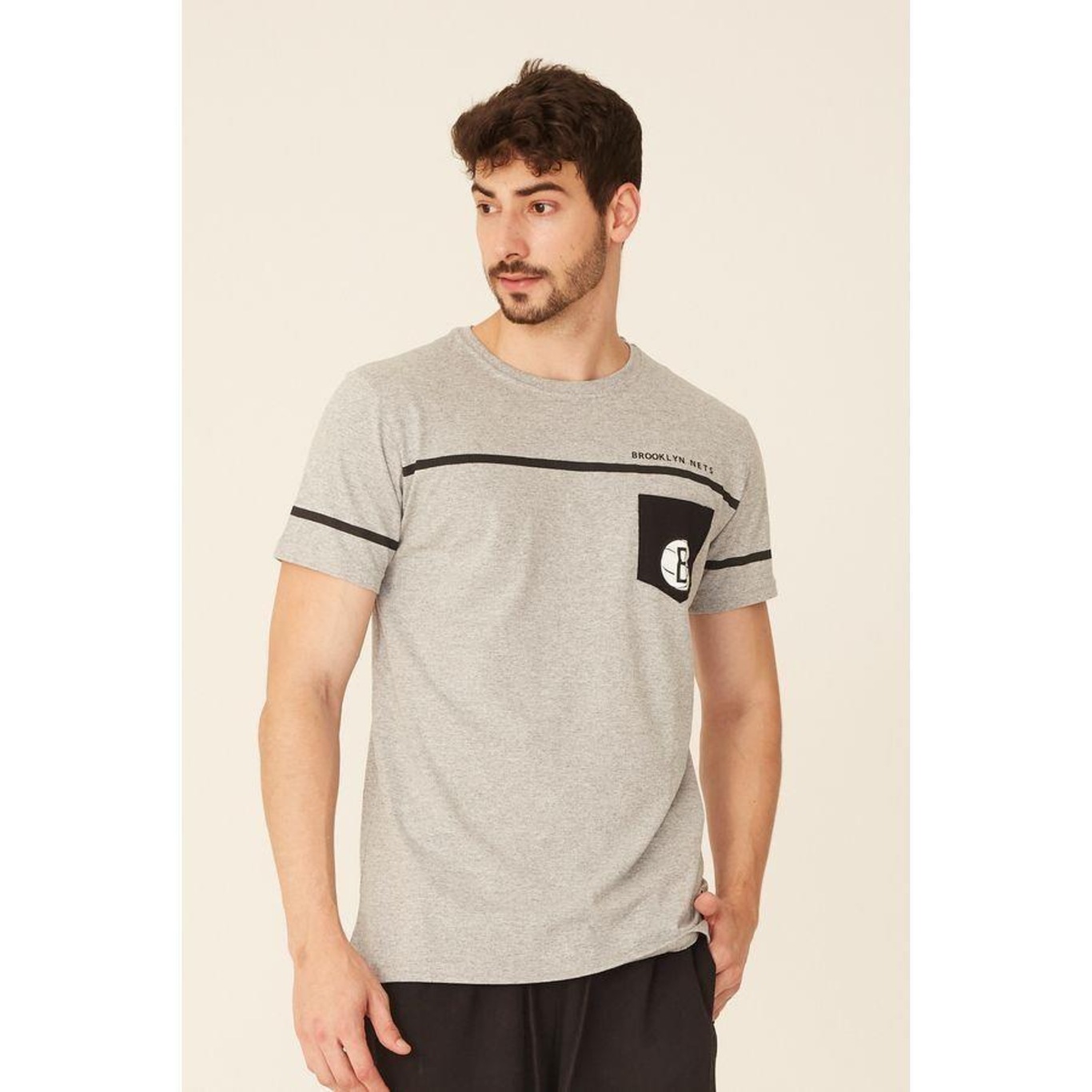 Camiseta NBA Estampada Pocket Brooklyn Nets Casual - Masculina - Foto 3