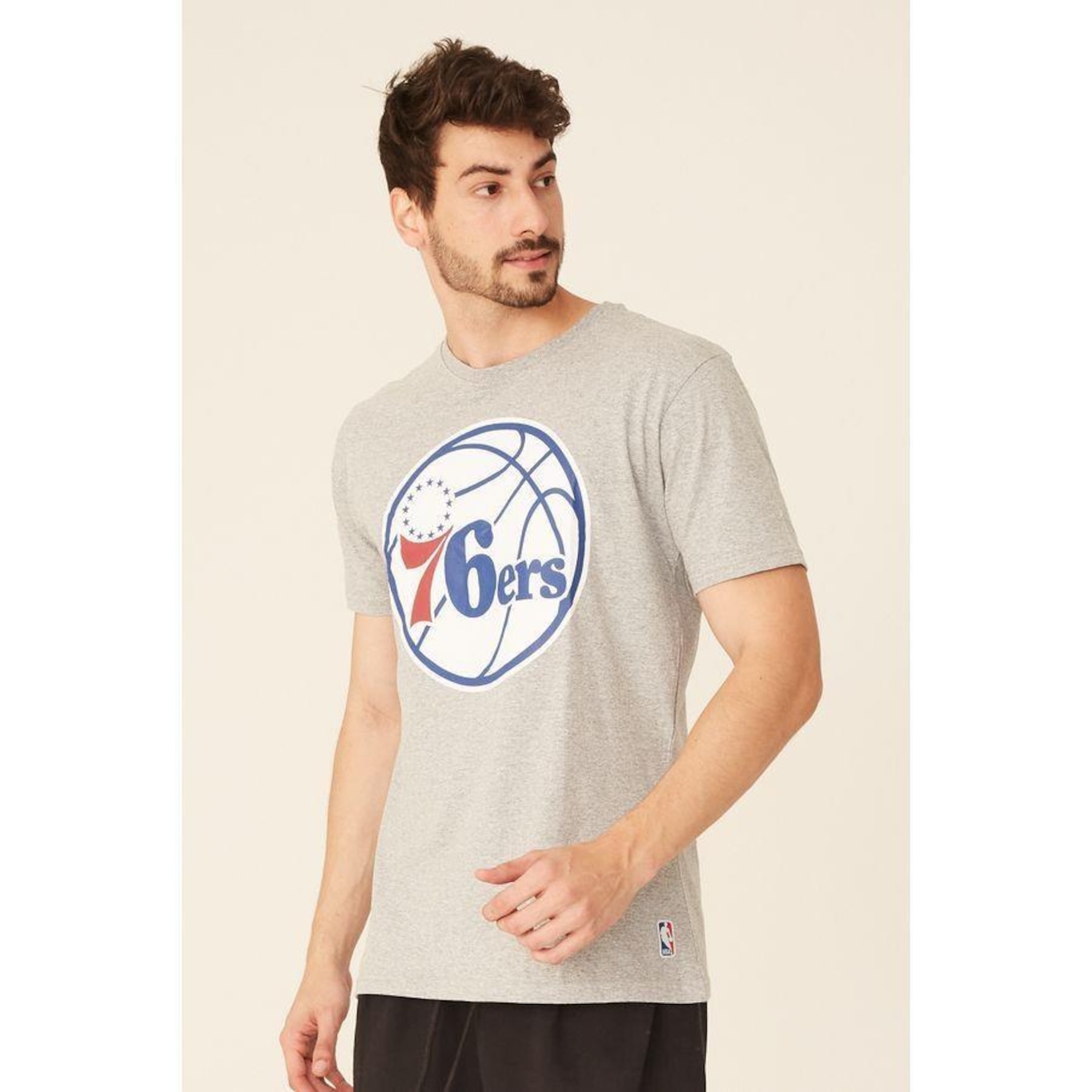 Camiseta NBA Estampada Big Logo Philadelphia 76ers Casual - Masculina - Foto 3