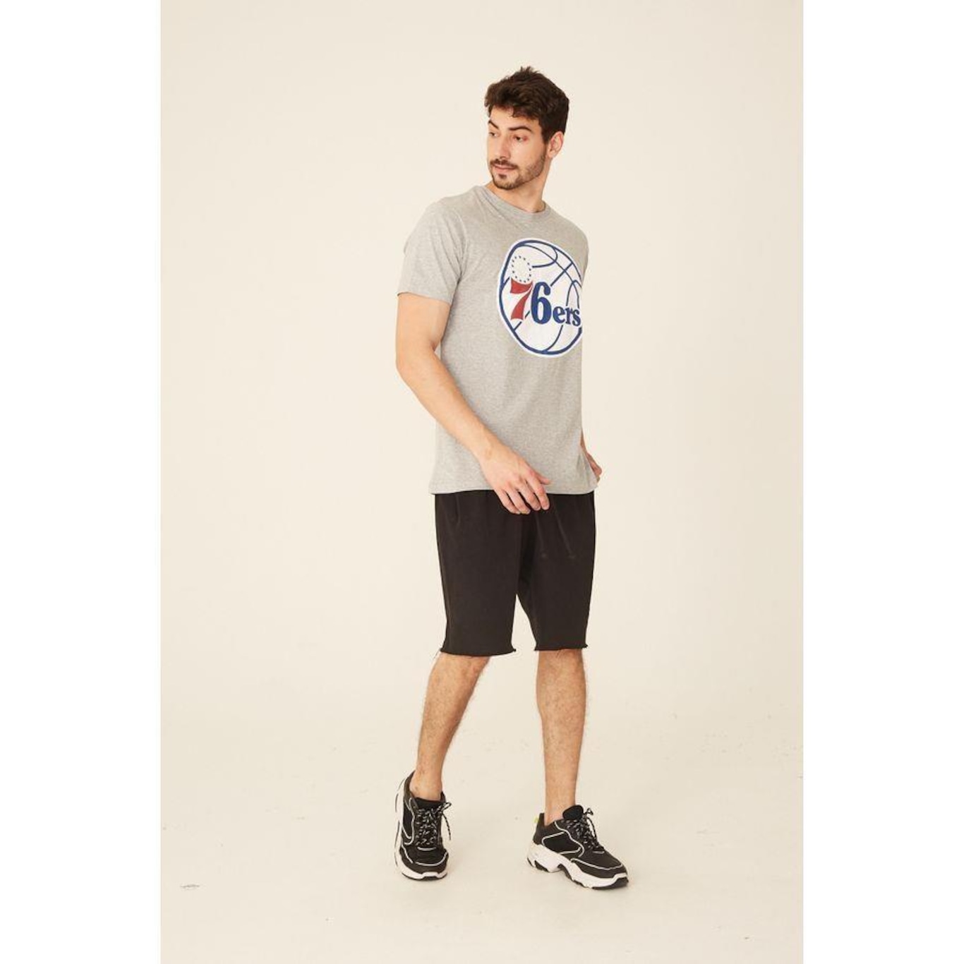 Camiseta NBA Estampada Big Logo Philadelphia 76ers Casual - Masculina - Foto 4