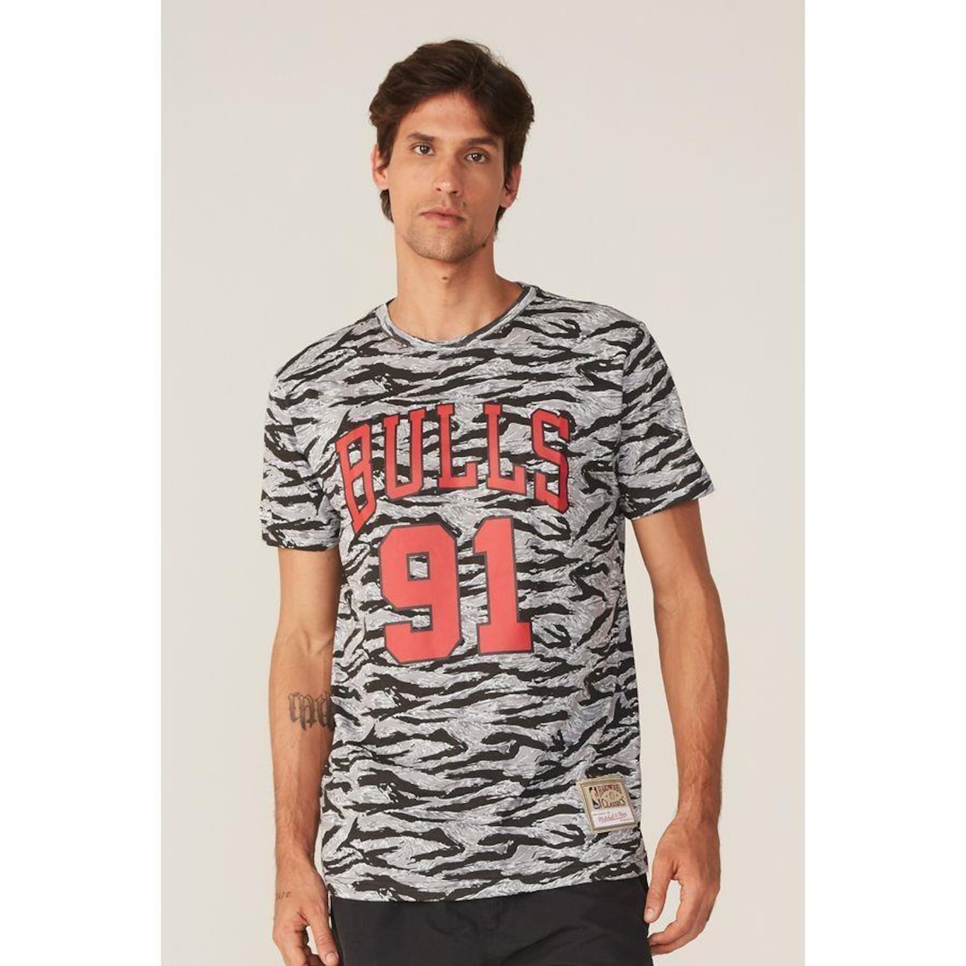 Camiseta Mitchell & Ness Especial Chicago Bulls Dennis Rodman - Masculina - Foto 1