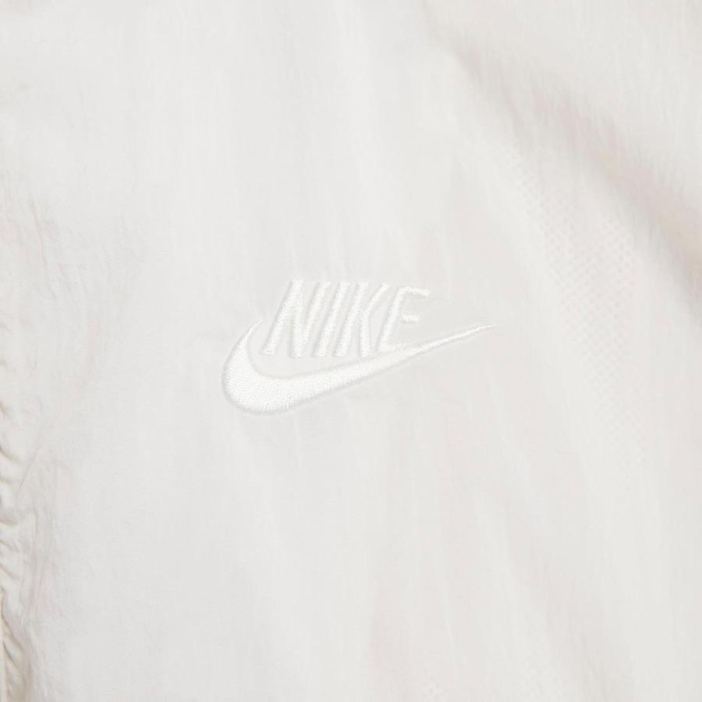 Jaqueta sem Capuz Nike Sportswear Essential Windrunner - Feminina - Foto 5