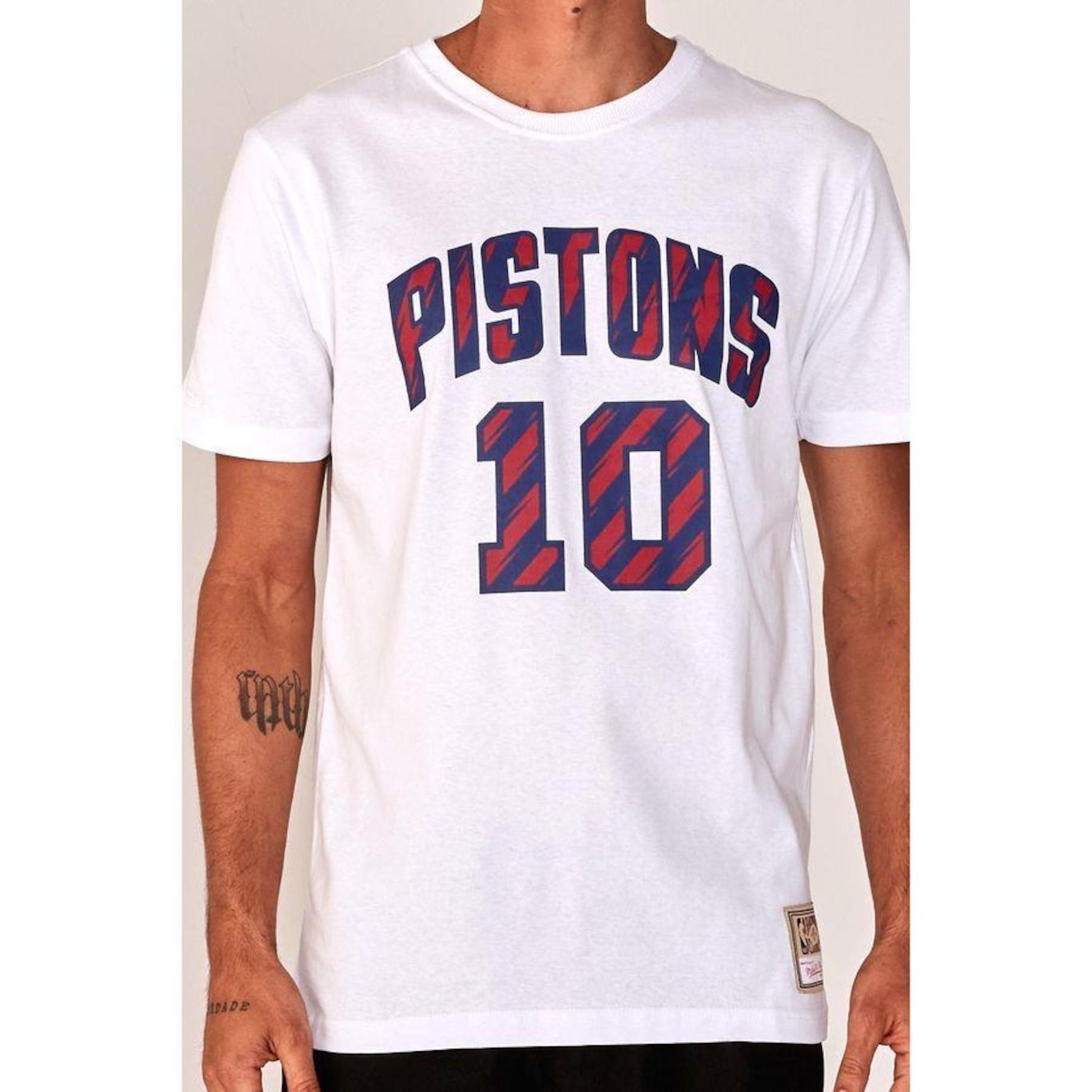 Camiseta Mitchell & Ness Especial Detroit Pistons Dennis Rodman - Masculina - Foto 1