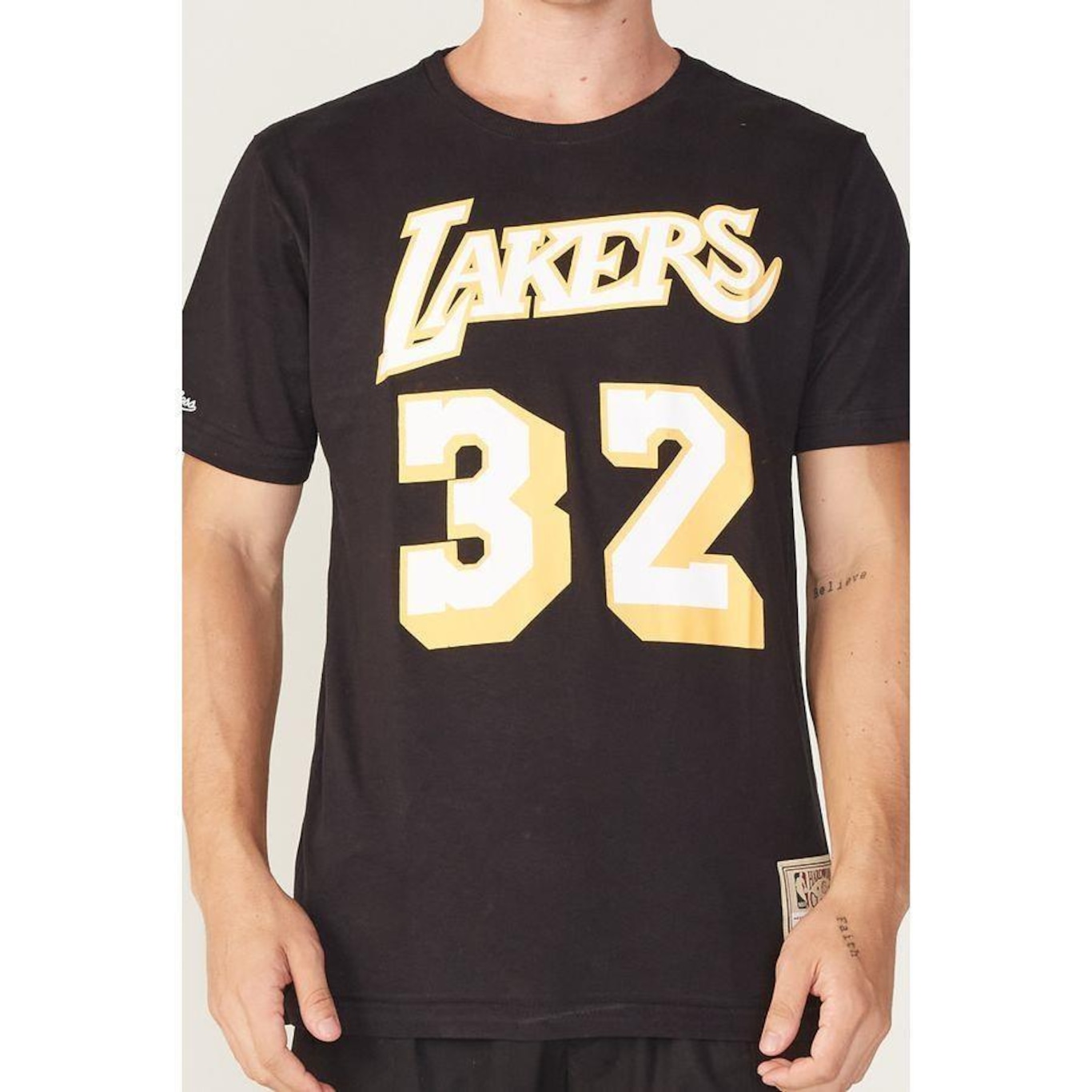 Camiseta Mitchell & Ness Estampada Los Angeles Lakers Magic Johnson - Masculina - Foto 1