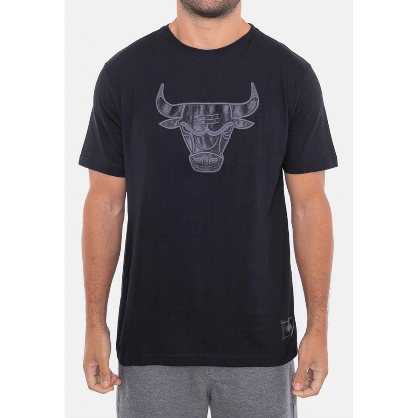 Camiseta Nba Estampada Logo Bulls - Masculina - Foto 4