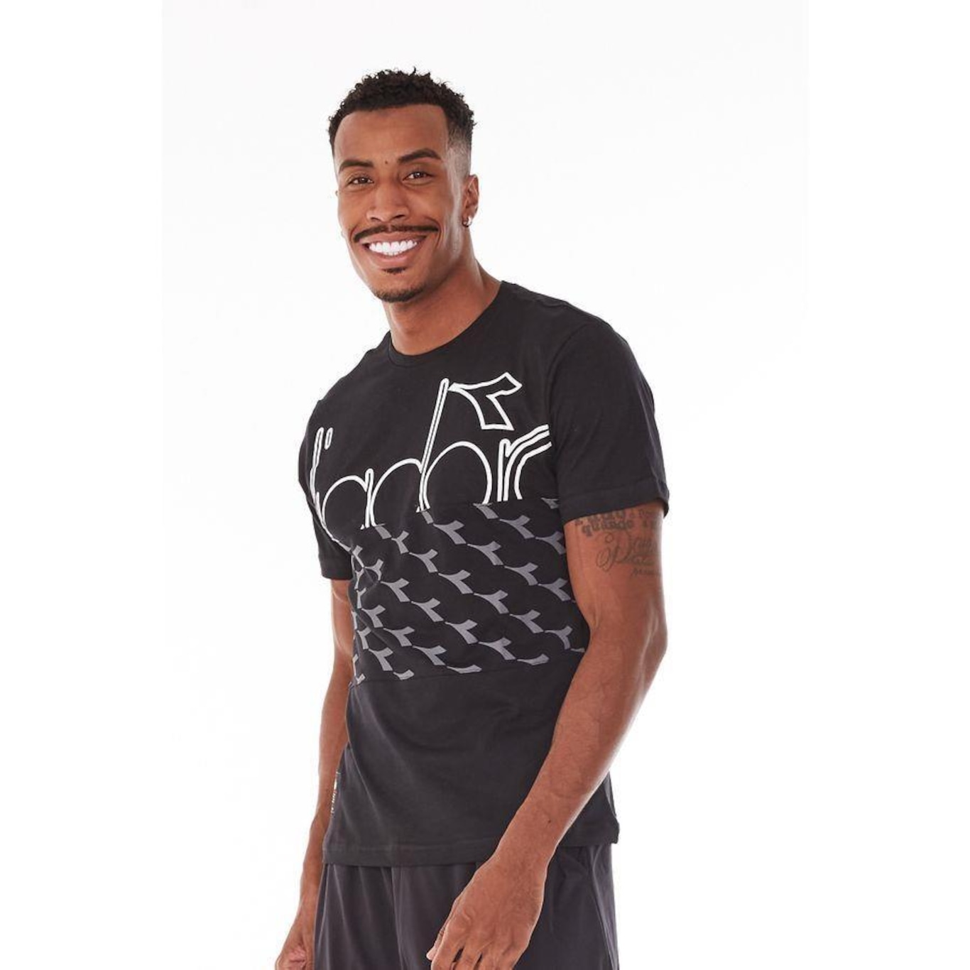 Camiseta Diadora Snip Masculina em Promo o Centauro