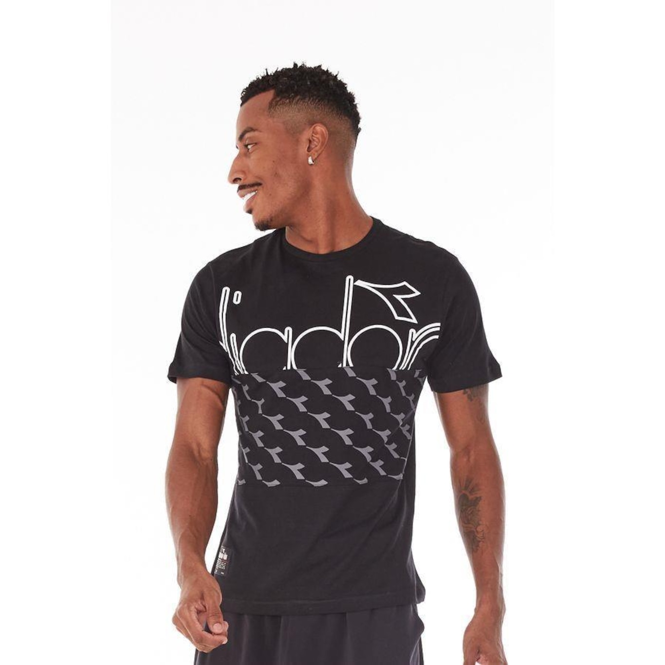 Camiseta Diadora Snip - Masculina - Foto 2