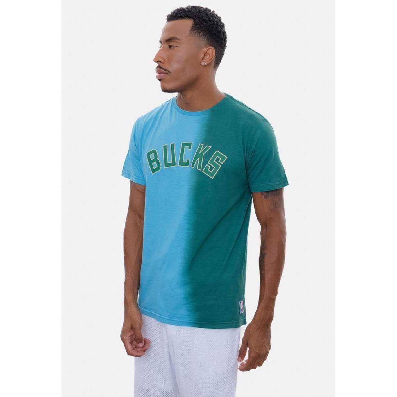 Camiseta NBA Gradient Color Milwaukee Bucks Com - Masculina - Foto 1