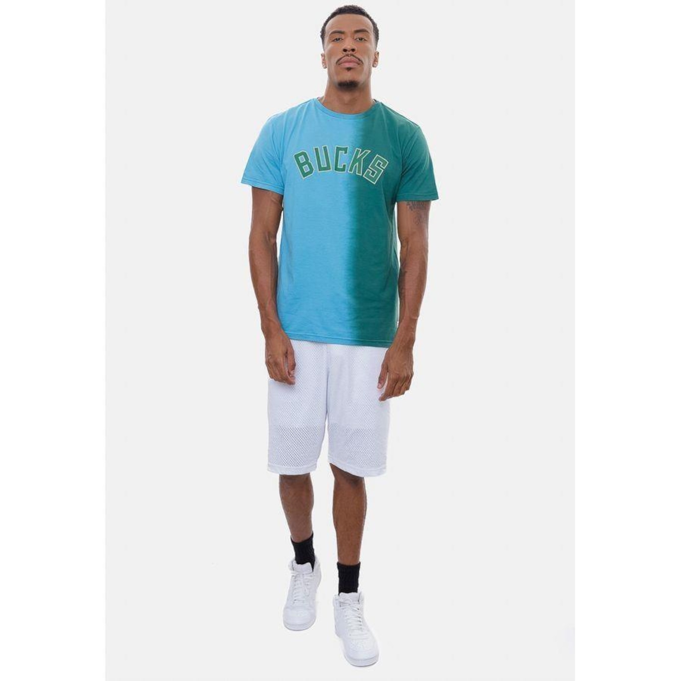 Camiseta NBA Gradient Color Milwaukee Bucks Com - Masculina - Foto 2