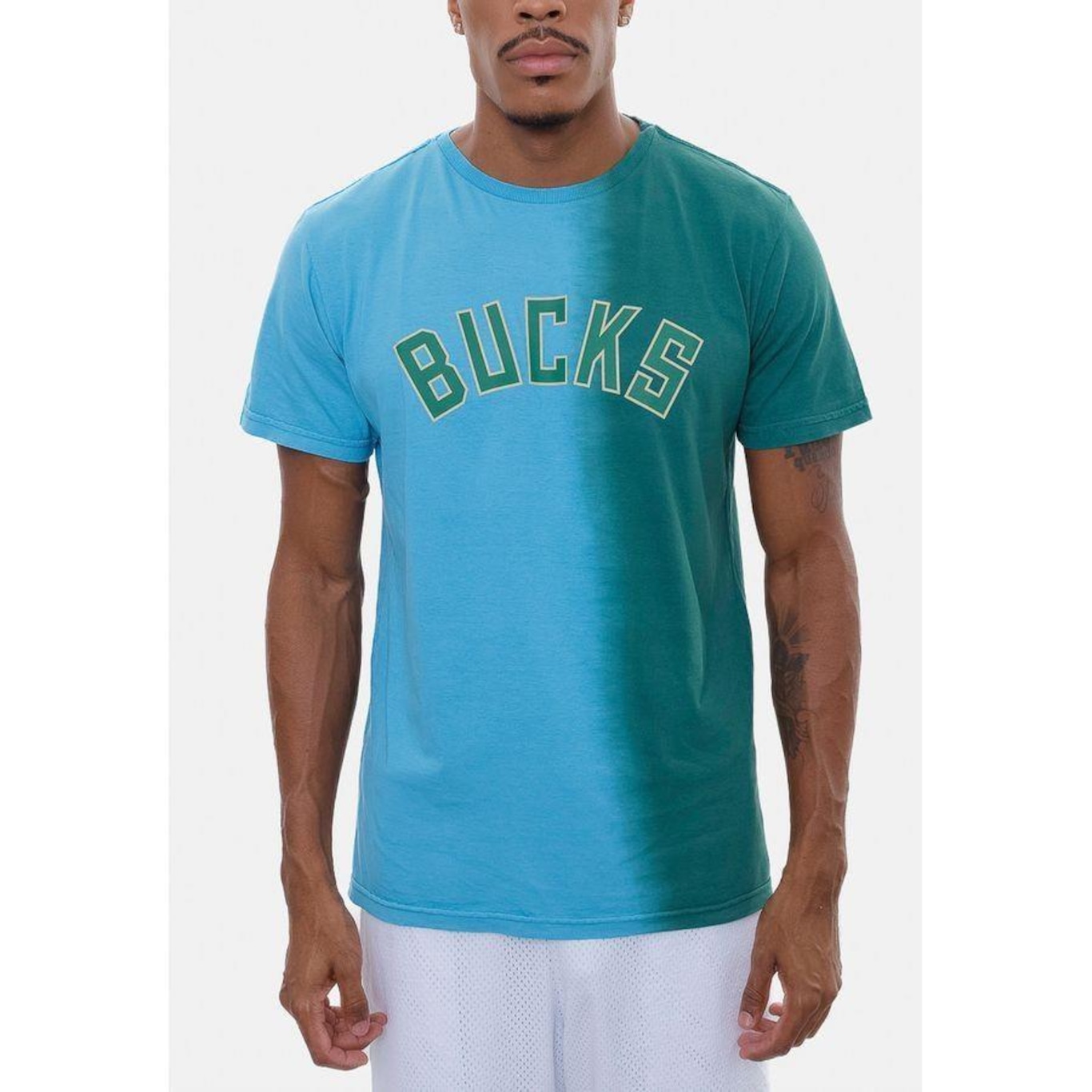 Camiseta NBA Gradient Color Milwaukee Bucks Com - Masculina - Foto 3