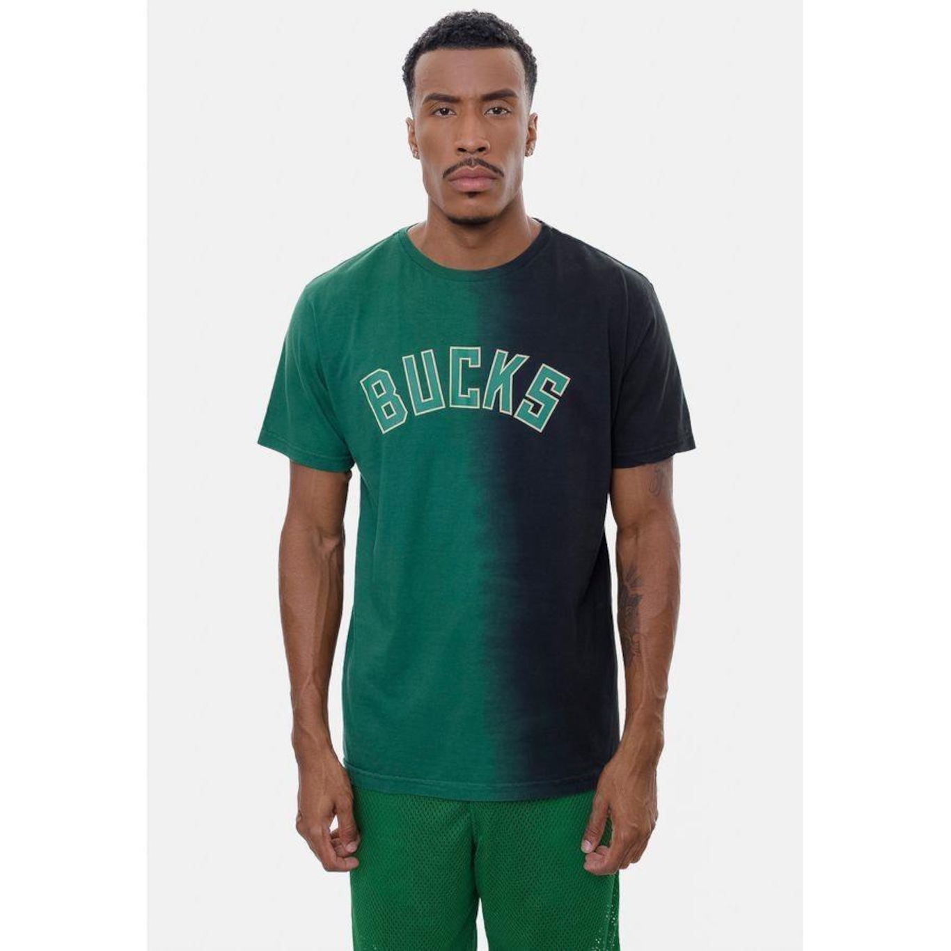 Camiseta NBA Gradient Color Milwaukee Bucks - Masculina - Foto 1