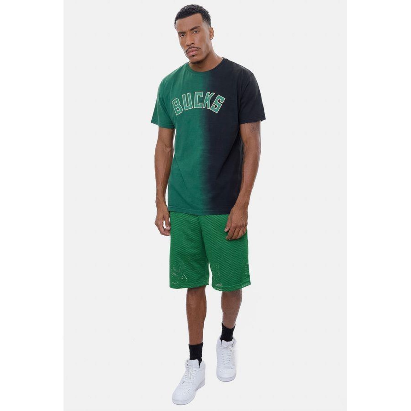 Camiseta NBA Gradient Color Milwaukee Bucks - Masculina - Foto 5