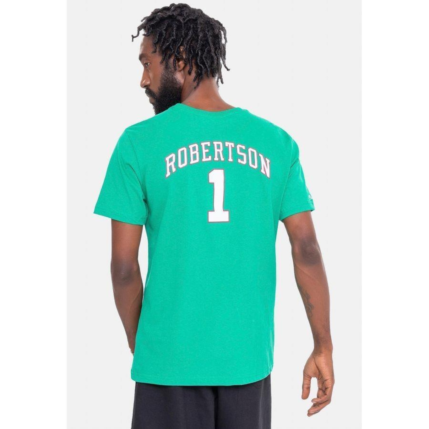 Camiseta Mitchell & Ness Name and Number Oscar Robertson Milwaukee Bucks - Masculina - Foto 2