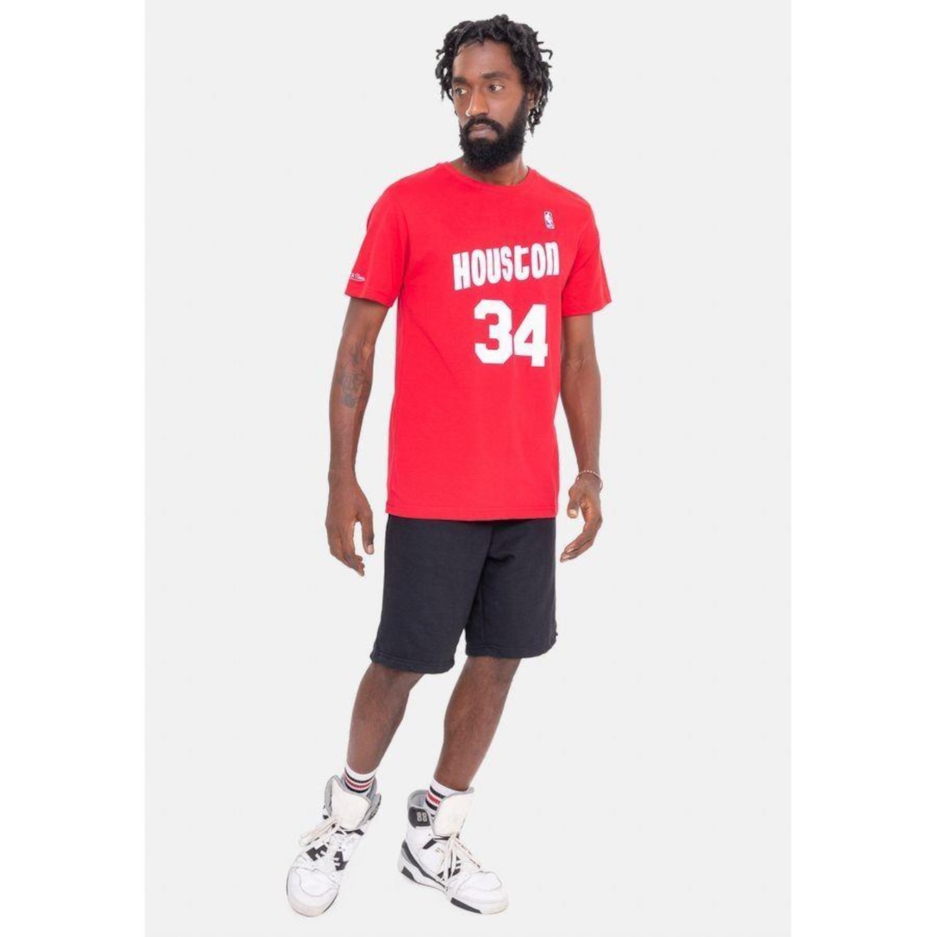 Camiseta Mitchell & Ness Name and Number Hakeem Olajuwon Houston Rockets - Masculina - Foto 2