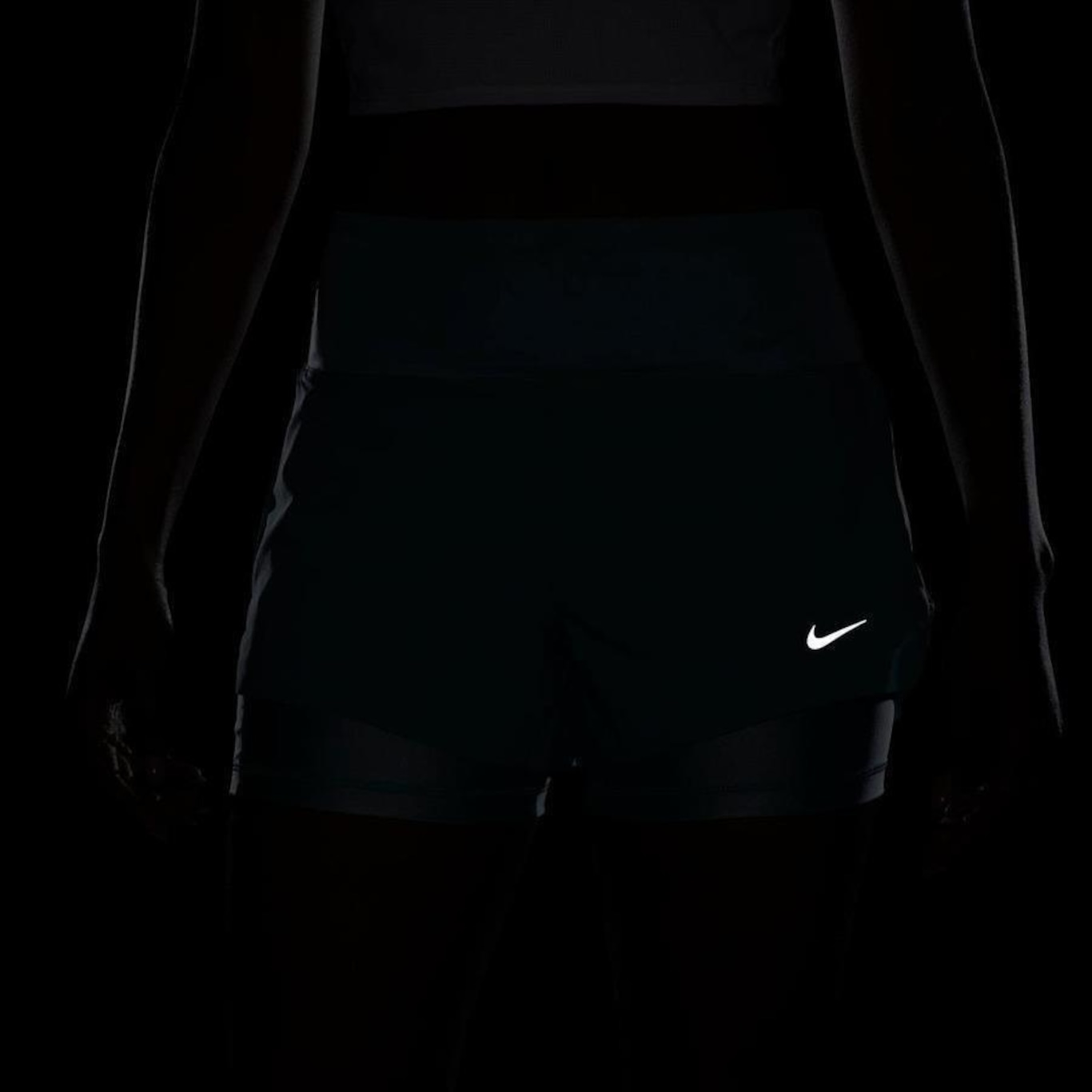 Shorts Nike Dri-Fit Swift - Feminino - Foto 4