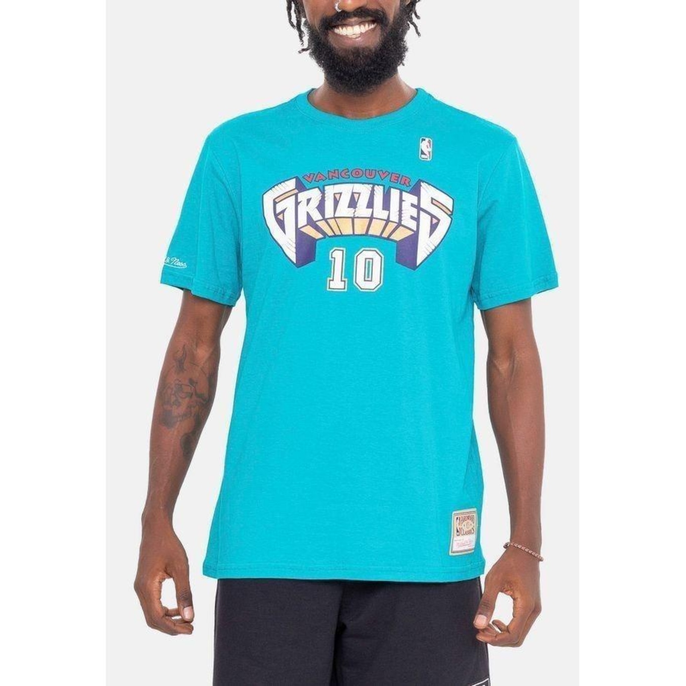 Camiseta Mitchell & Ness Name And Number Mike Bibby Vancouver Grizzlies - Masculina - Foto 4