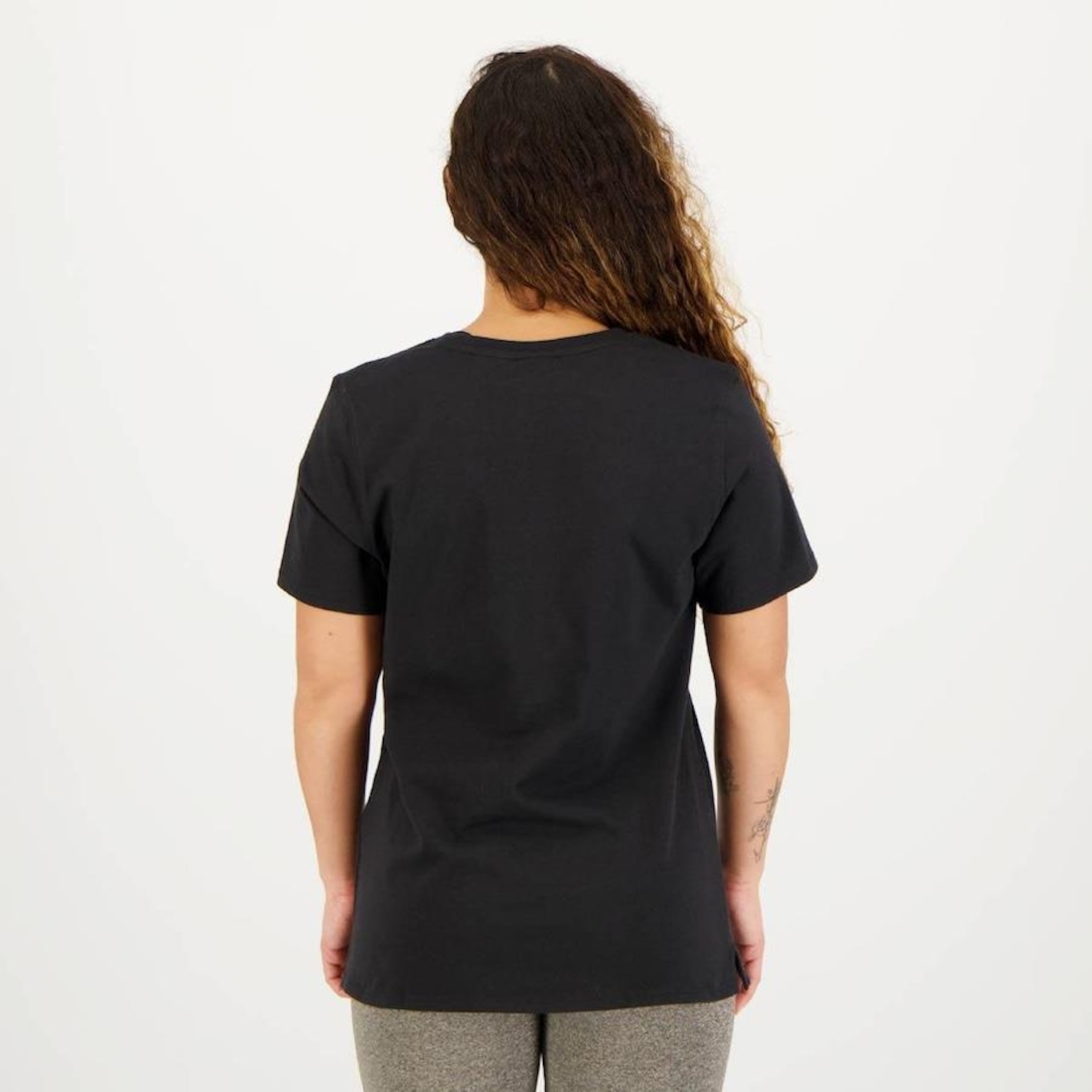 Camiseta Fila Letter Premium - Feminina - Foto 3