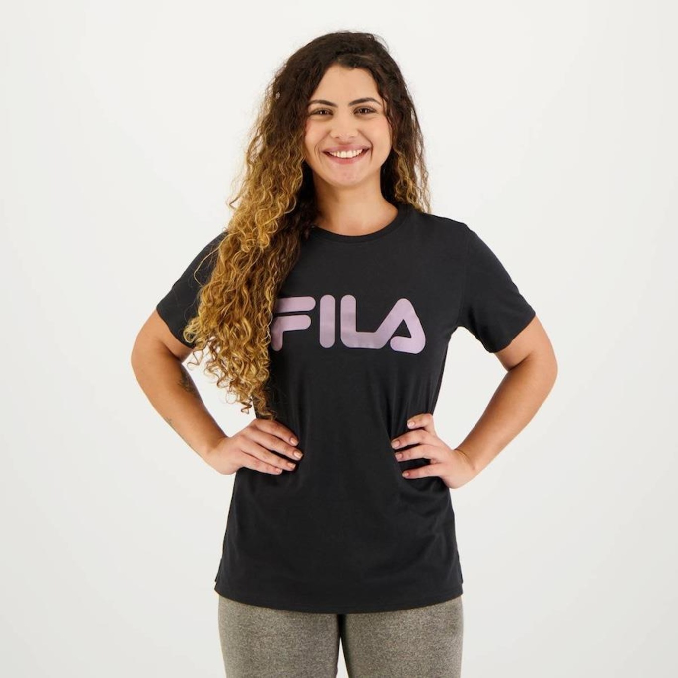 Camiseta Fila Letter Premium - Feminina - Foto 4