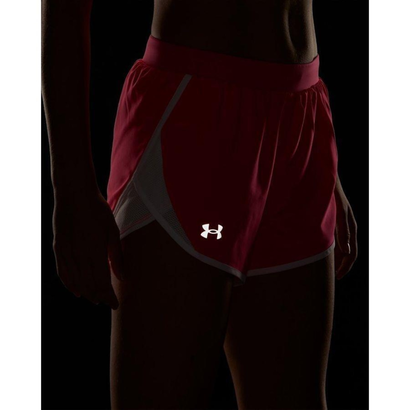 Shorts Under Armour Fly By 2.0 2N1 - Feminino - Foto 4