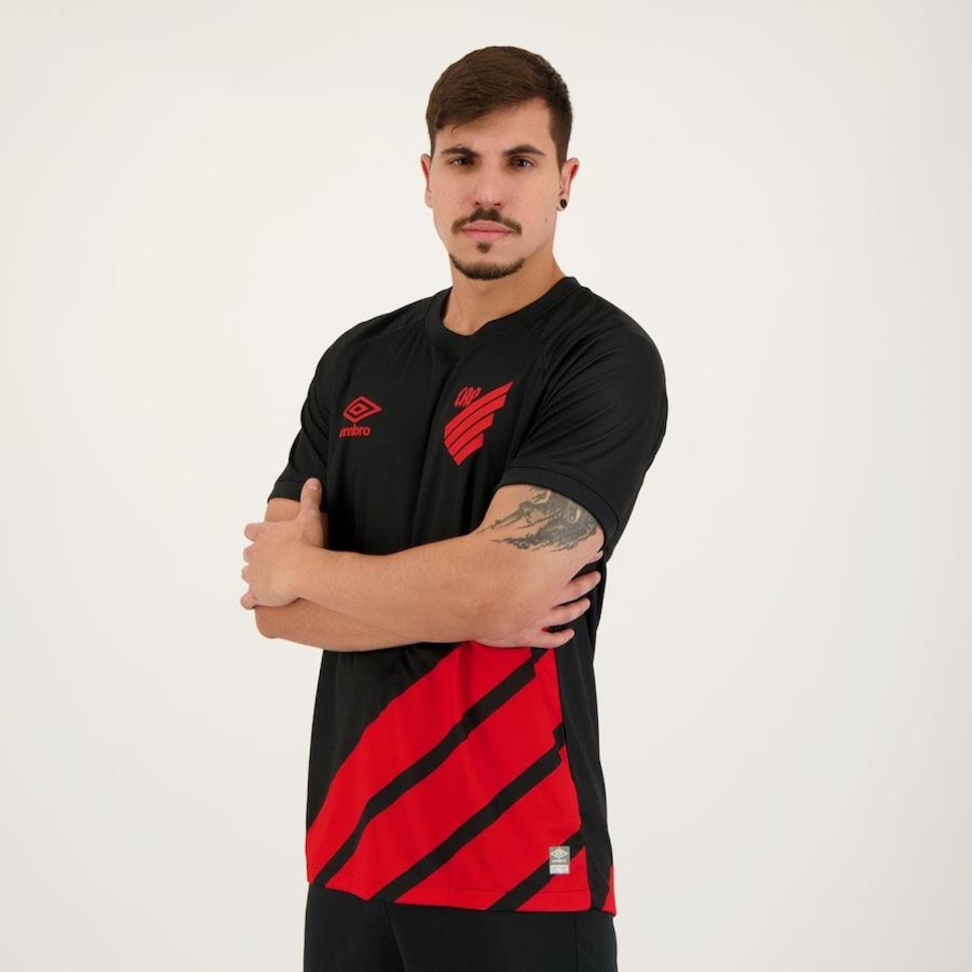 Camisa do Athletico Paranaense Iii 2023 Vitor Roque 9 Umbro - Masculina - Foto 2