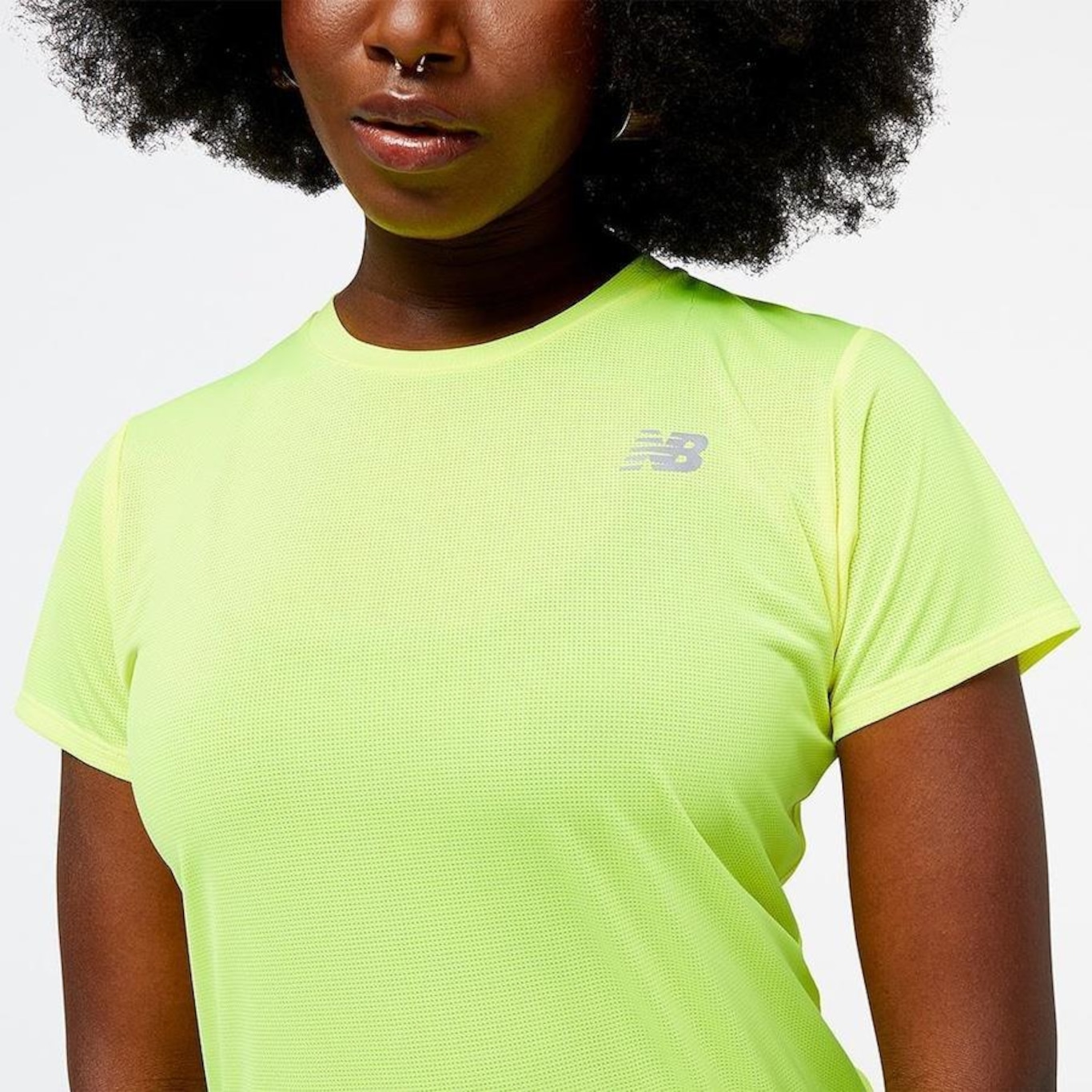 Camiseta New Balance Accelerate - Feminina - Foto 2