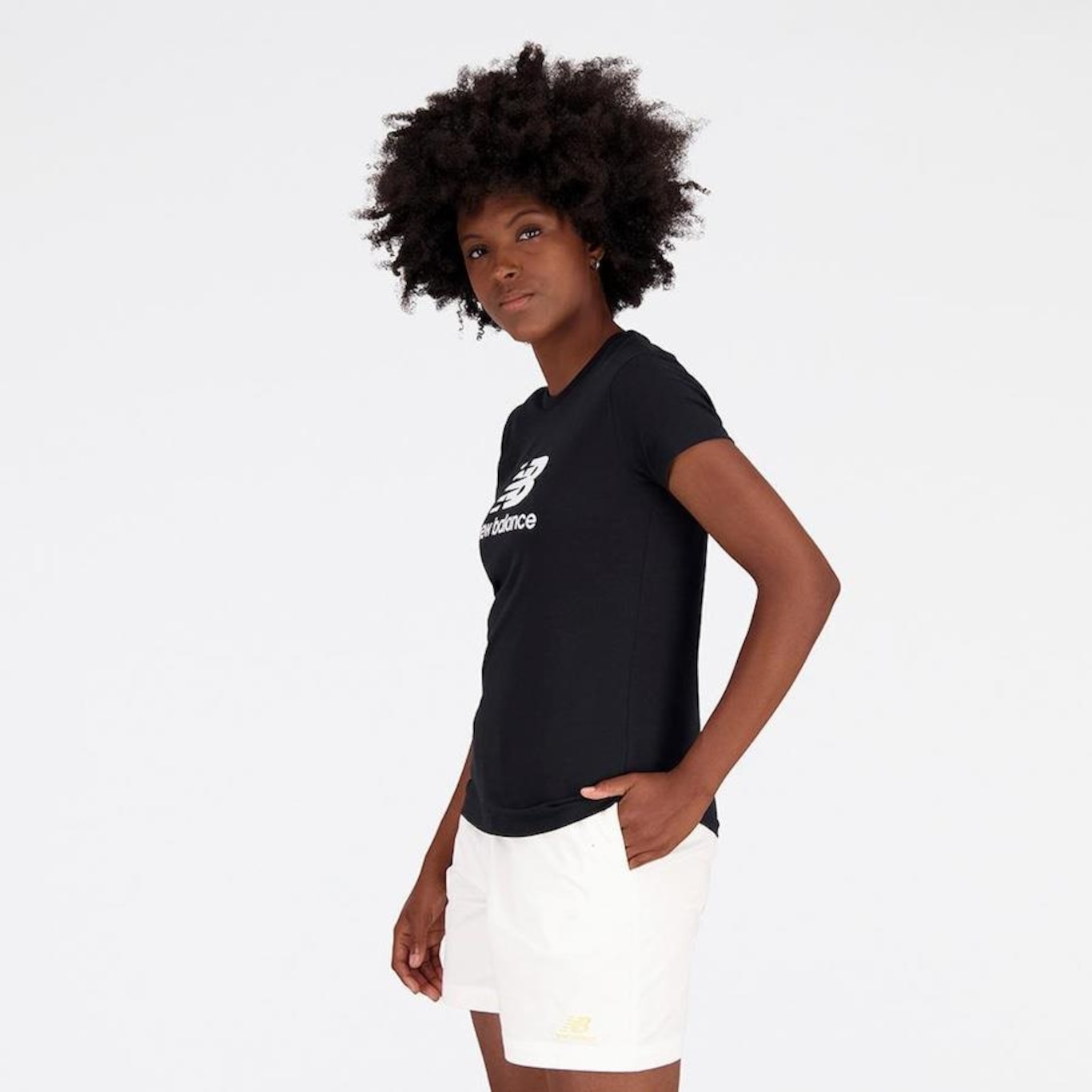 Camiseta New Balance Essentials Basic - Feminina - Foto 3