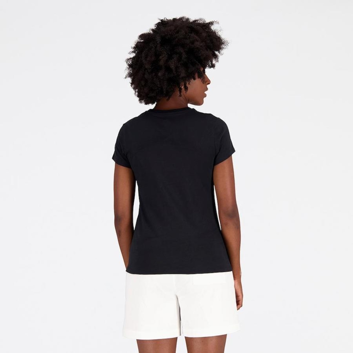 Camiseta New Balance Essentials Basic - Feminina - Foto 4