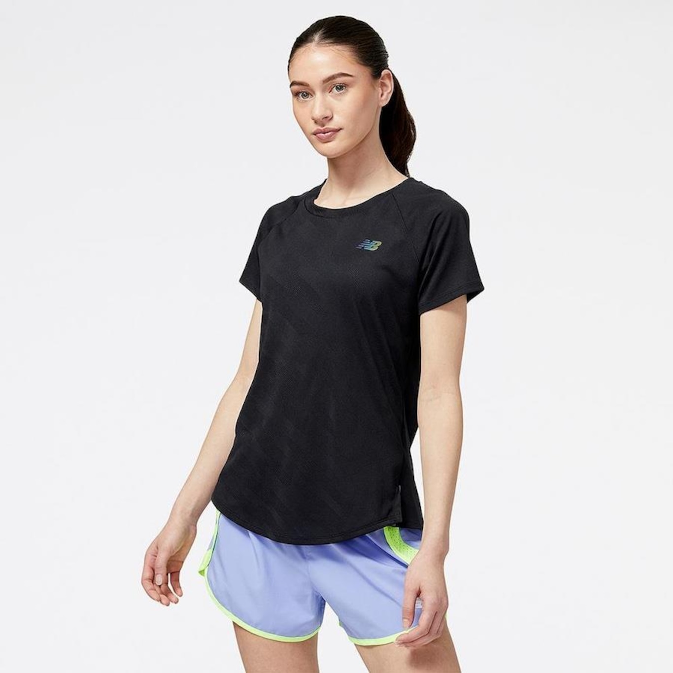 Camiseta New Balance Q Speed Jacquard - Feminina - Foto 2