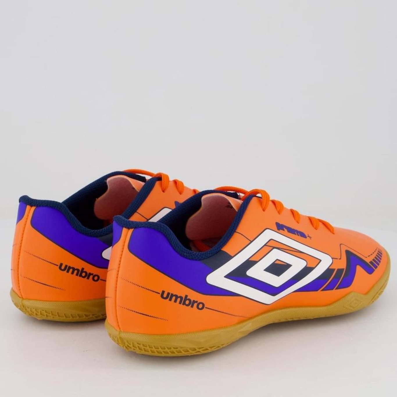 Chuteira Futsal Umbro Prisma+ - Adulto - Foto 4