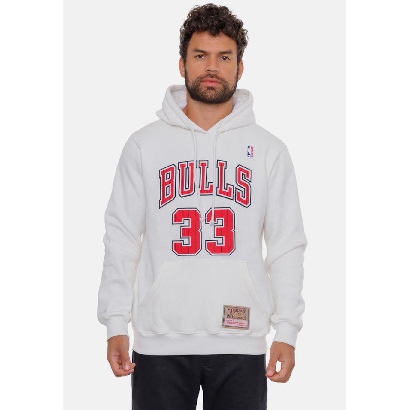 Blusão de Moletom com Capuz Mitchell & Ness Scottie Pippen Chicago Bulls Natural - Masculino - Foto 2