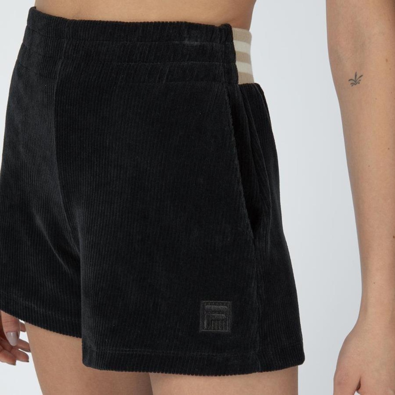 Shorts Fila Pryor - Feminino - Foto 4