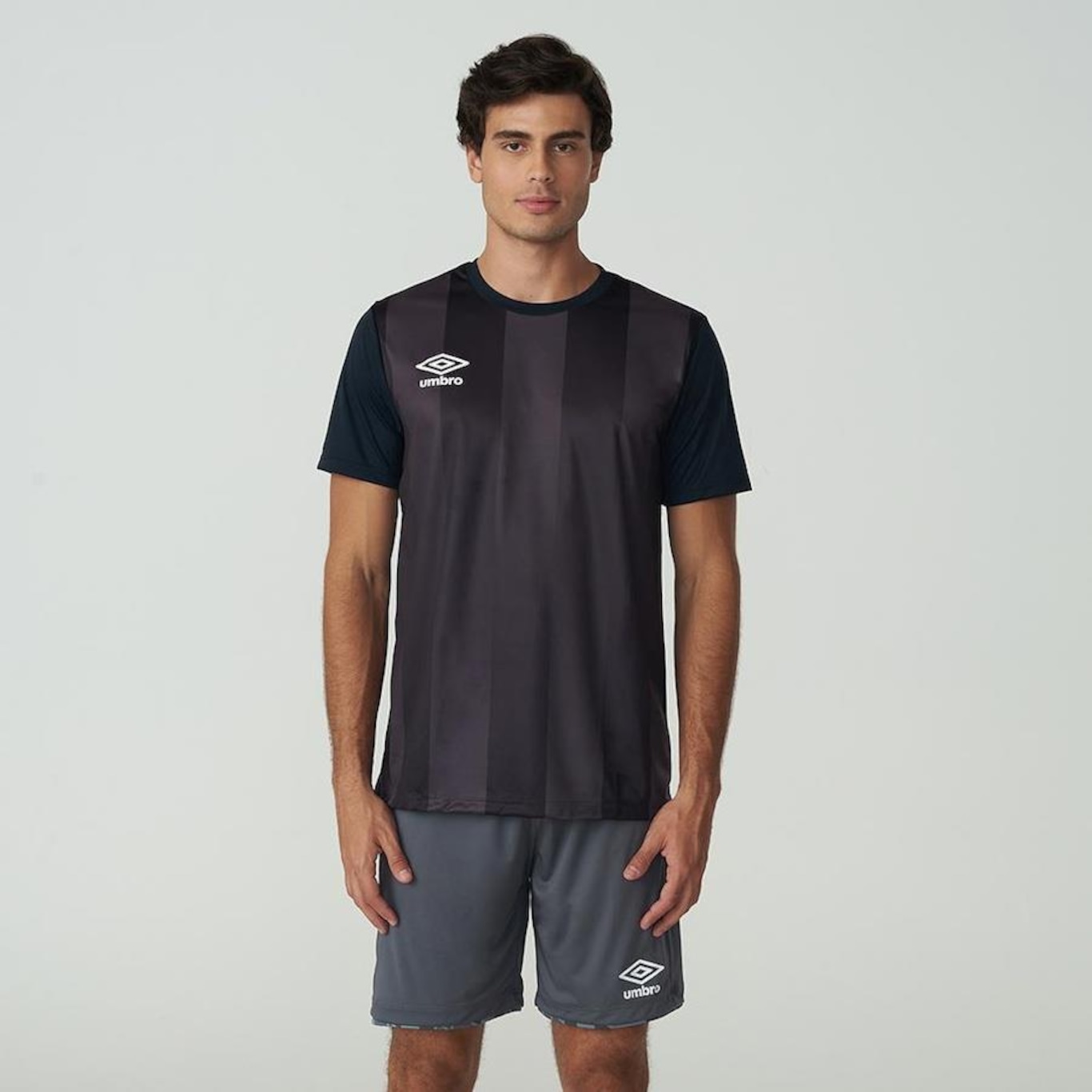 Camiseta Umbro Gridlines - Masculina - Foto 1