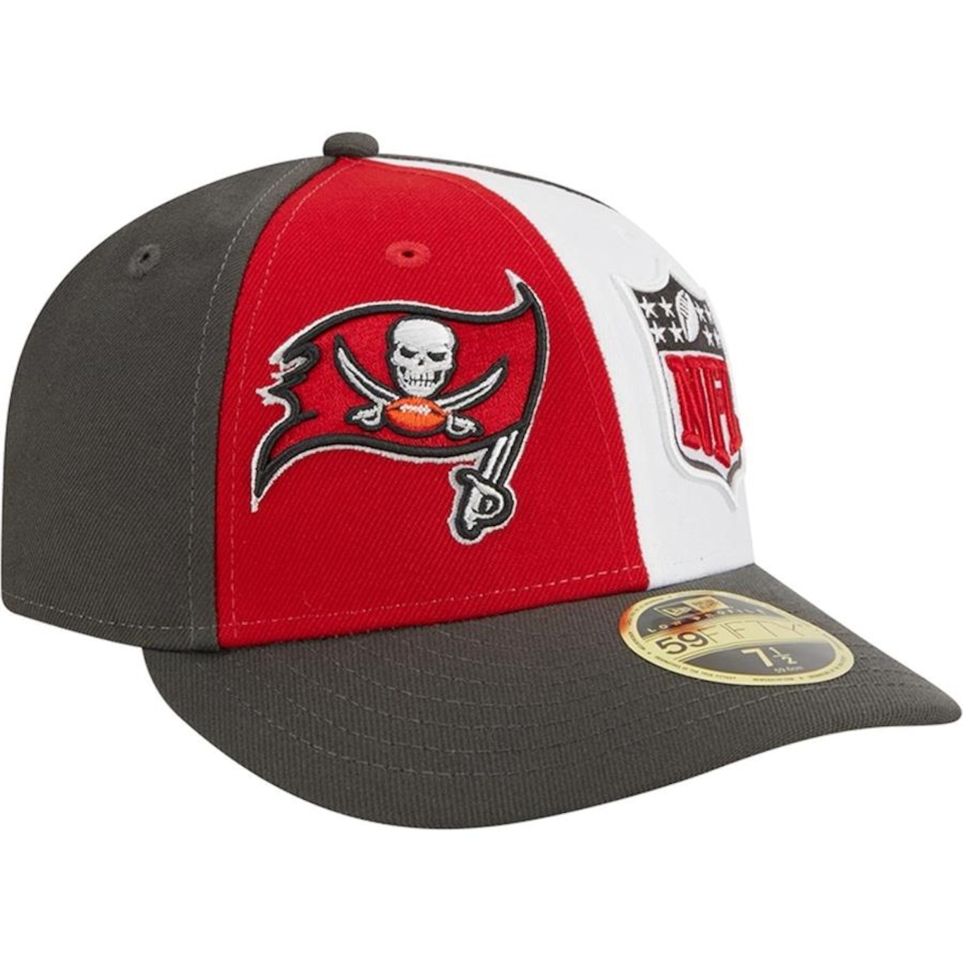 Boné Aba Curva New Era 59Fifty Fitted Low Profile Tampa Bay Buccaneers Sideline 2023 - Fechado - Masculino - Foto 4