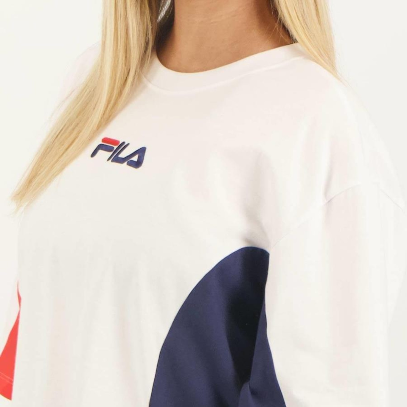 Blusa Cropped Fila Color Block Letter - Feminina - Foto 4