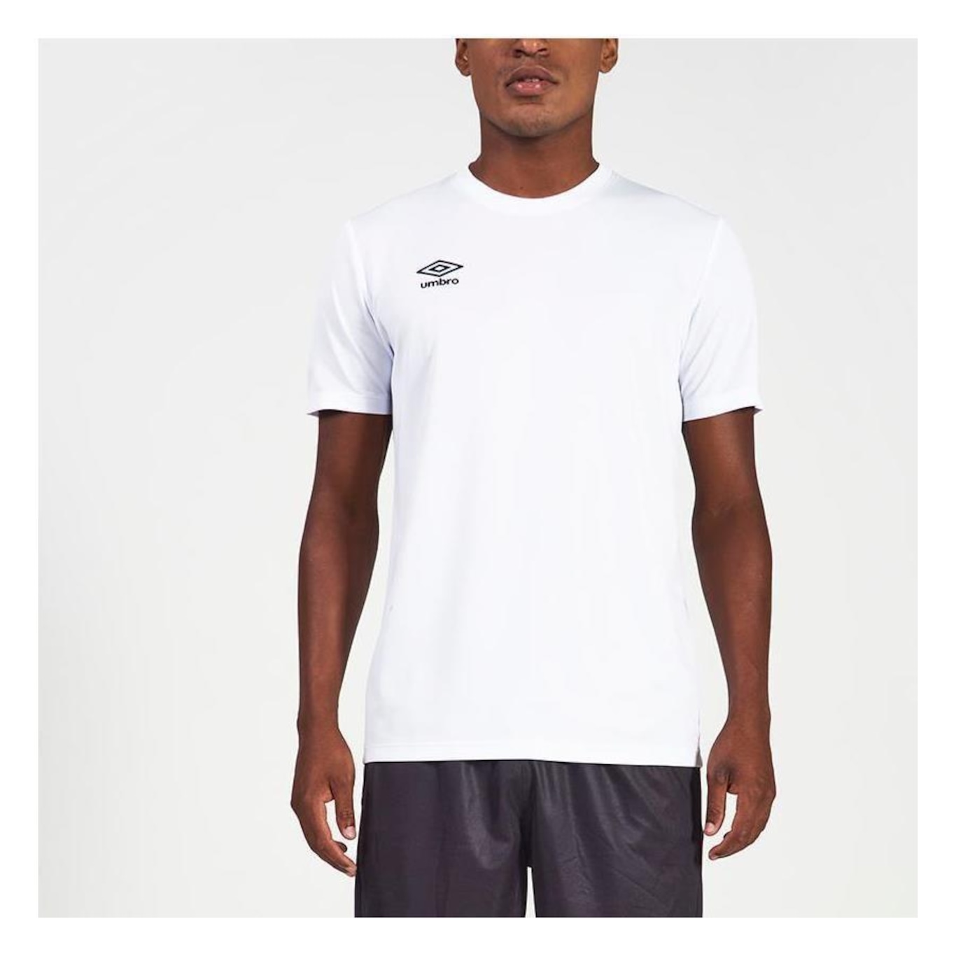 Camiseta Umbro Essential - Masculina - Foto 3