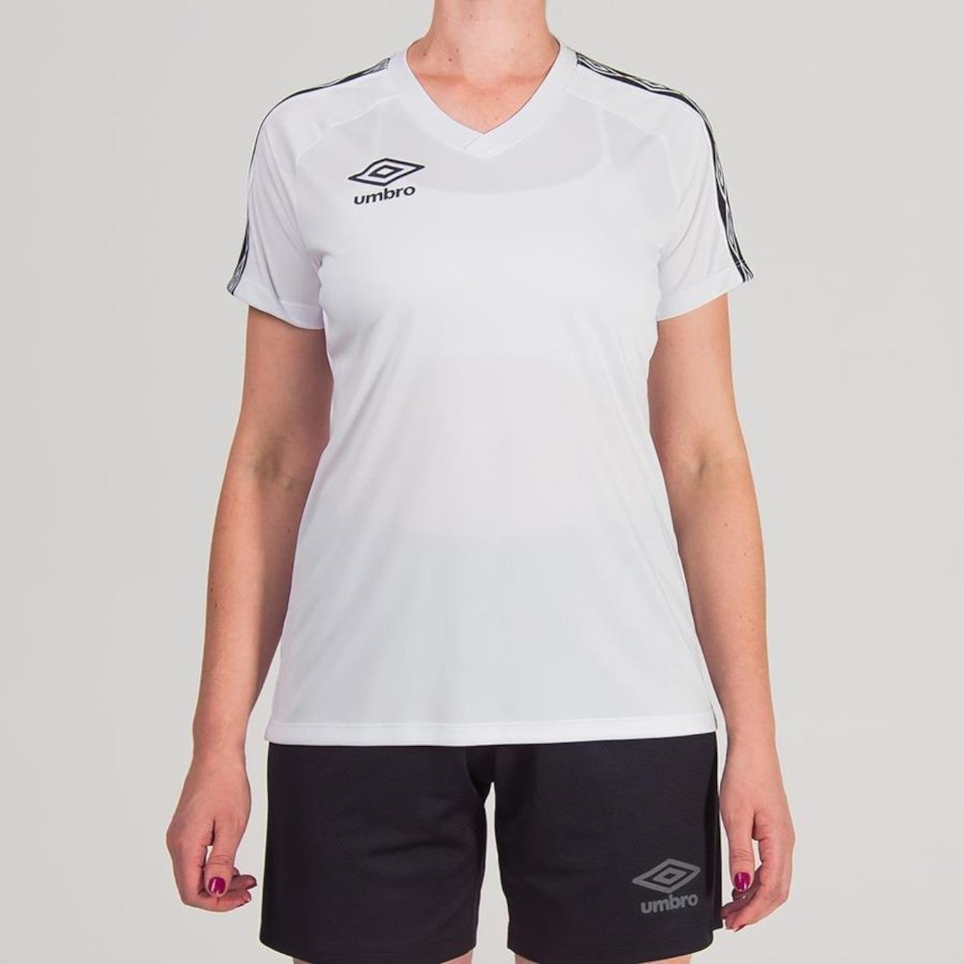 Camiseta Umbro Traditional Tape - Feminina - Foto 1