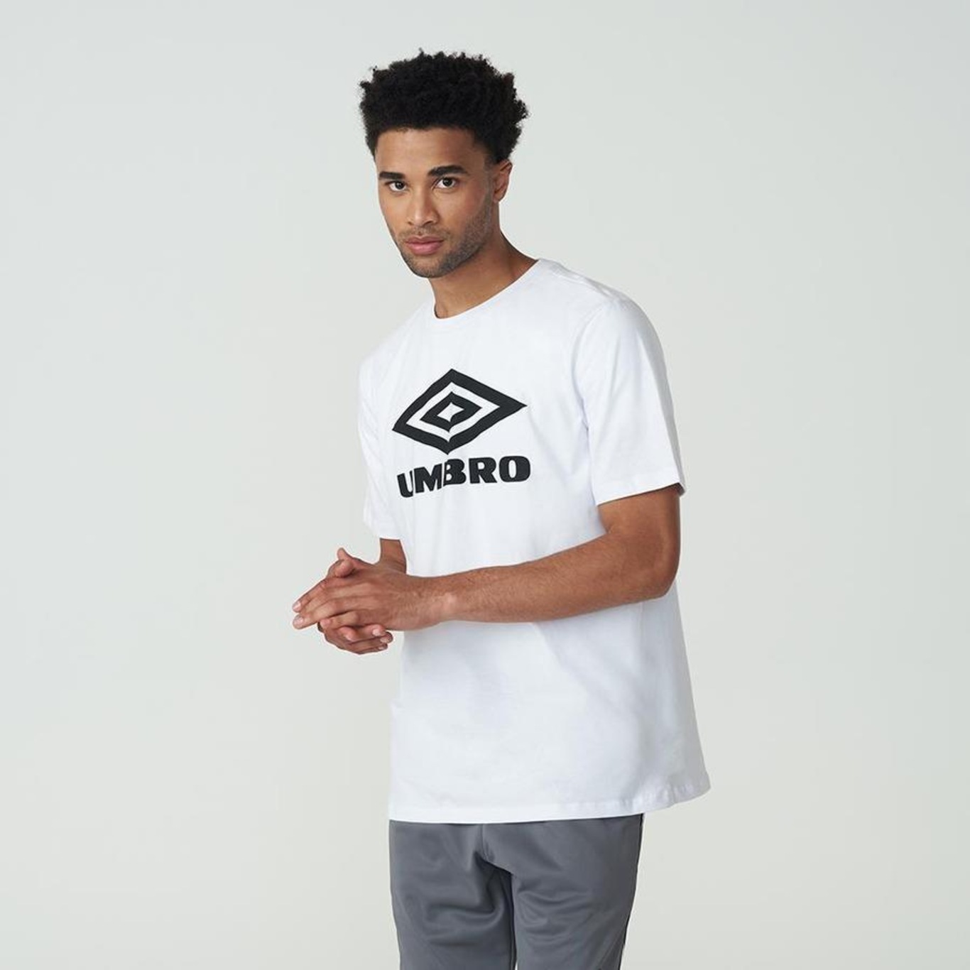 Camiseta Umbro Large Logo Duo - Masculina - Foto 2