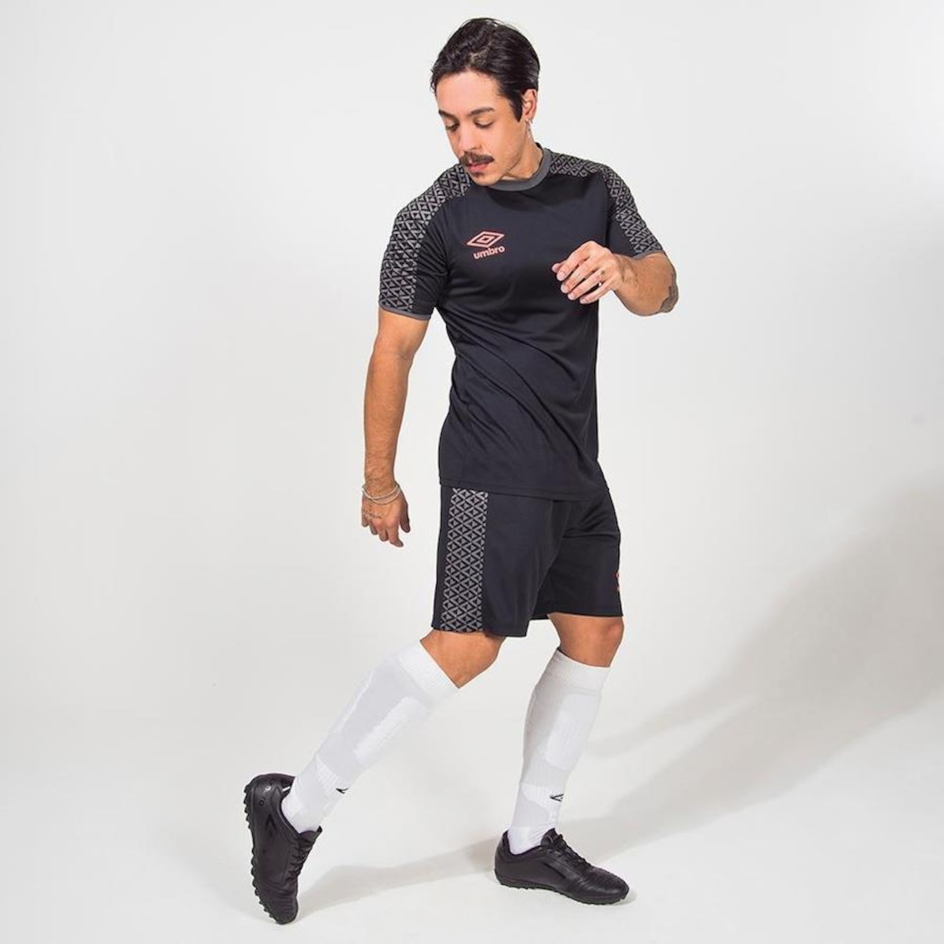 Calção Umbro Pro 5 - Masculino - Foto 1