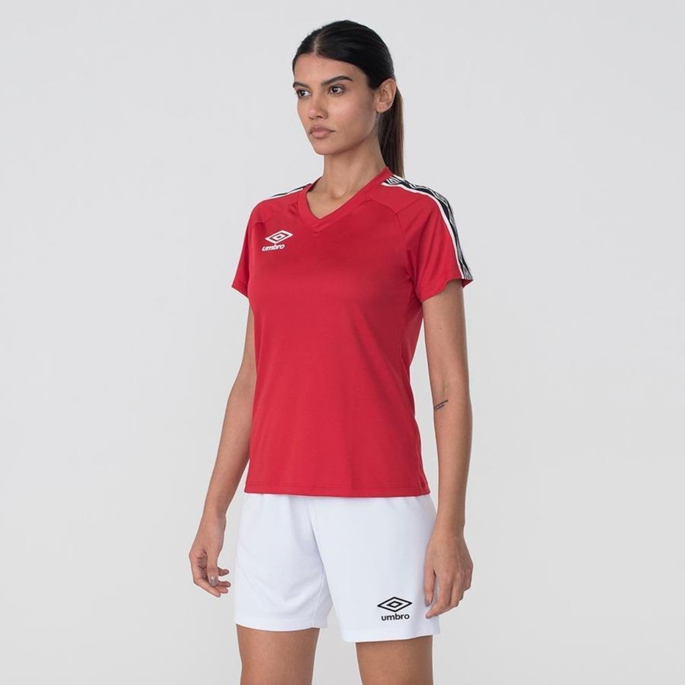 Camiseta Umbro Traditional Tape - Feminina - Foto 1