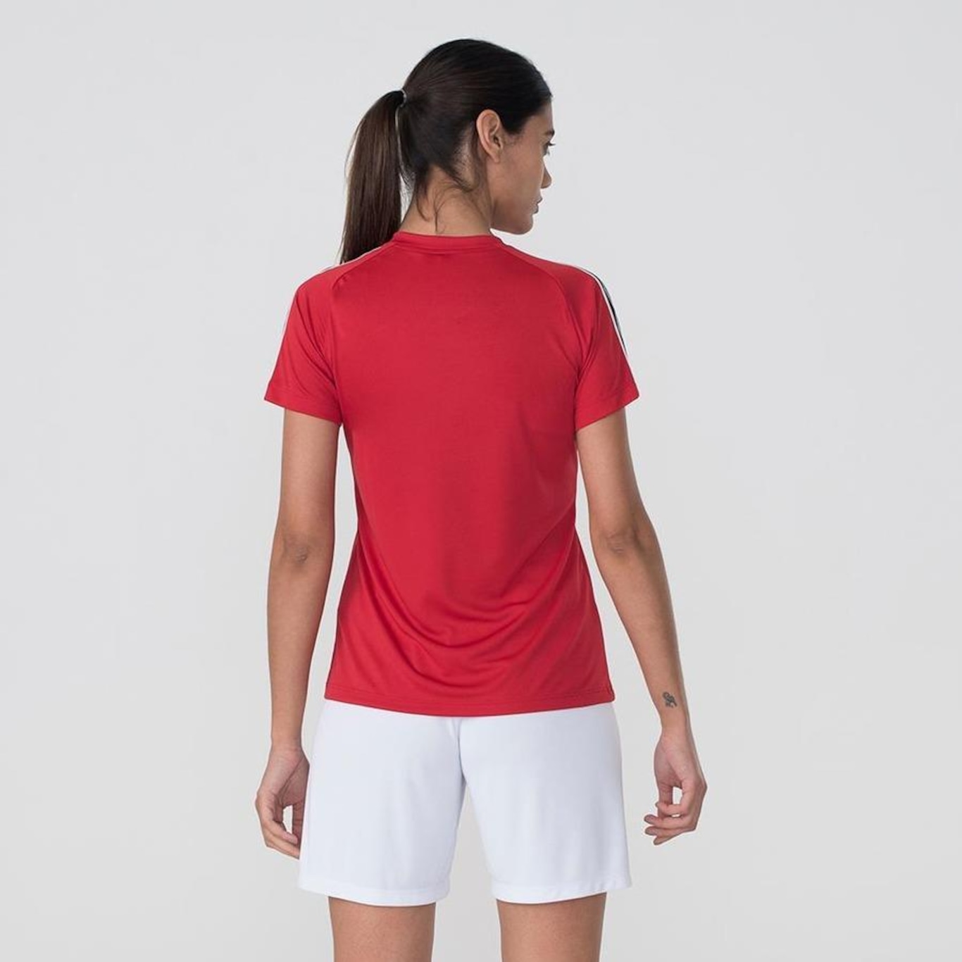 Camiseta Umbro Traditional Tape - Feminina - Foto 2