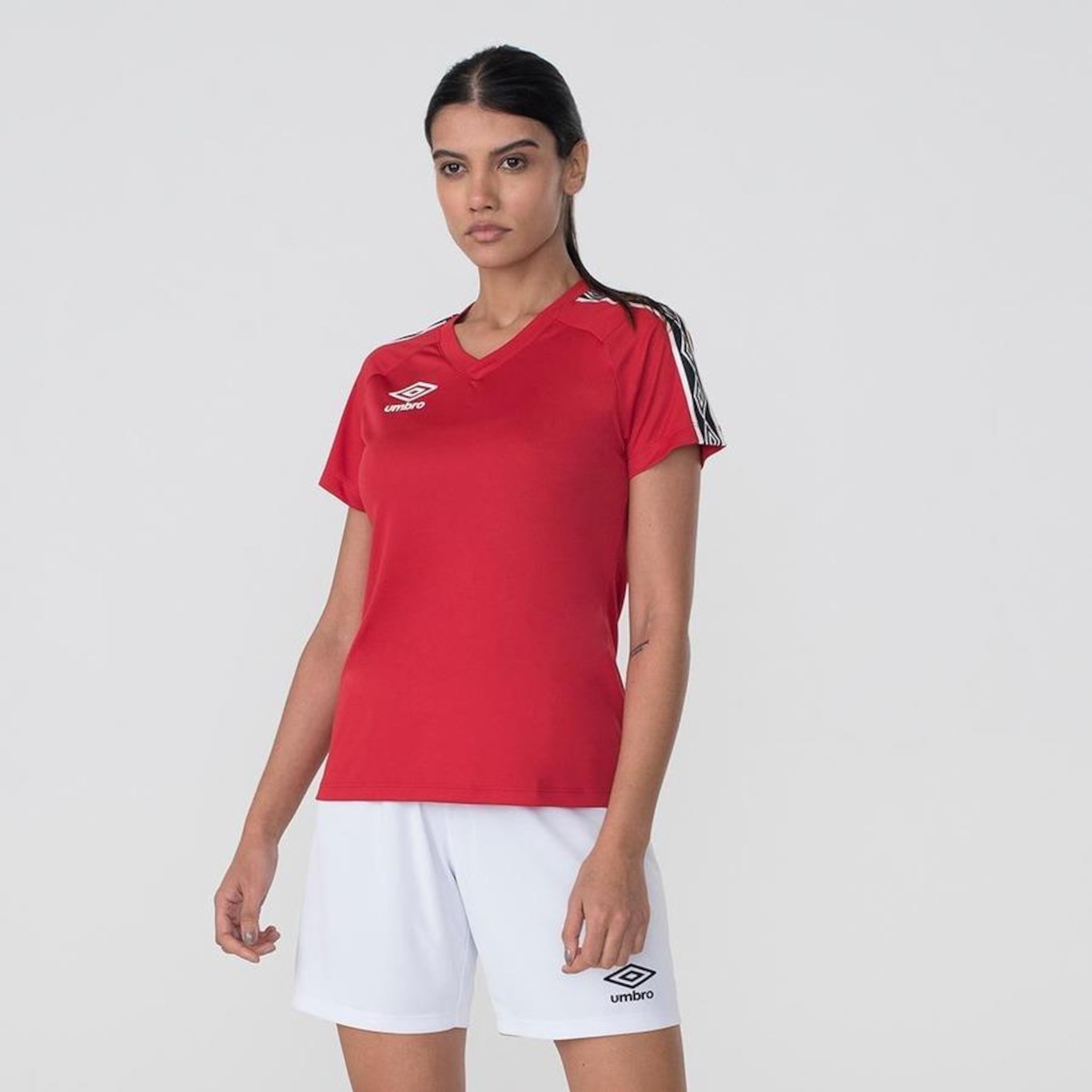 Camiseta Umbro Traditional Tape - Feminina - Foto 4