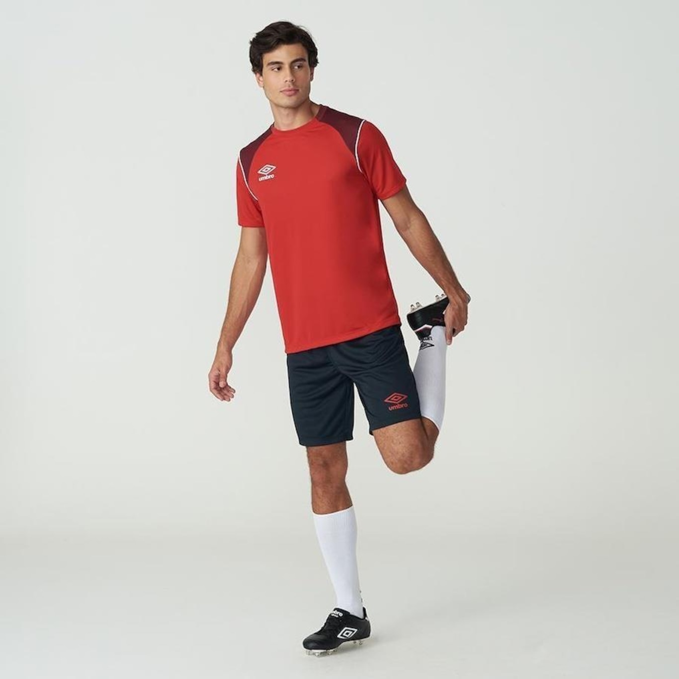 Camiseta Umbro Color Pipe - Masculina - Foto 2