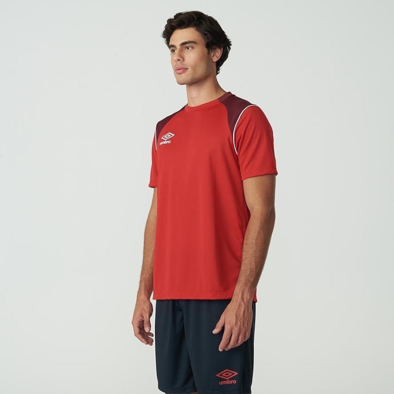 Camiseta Umbro Color Pipe - Masculina - Foto 4